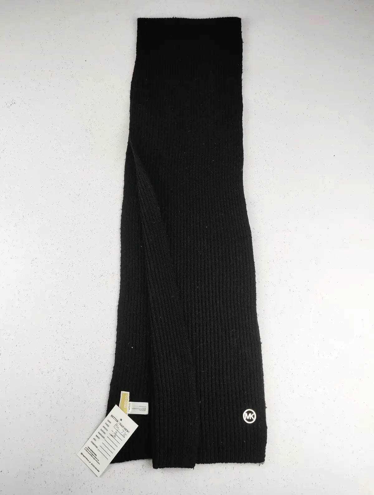 Buy online pre-used pre-loved 100% authentic & Original branded Michael Kors (MS-735) available in Pakistan. Top international brands avilable.