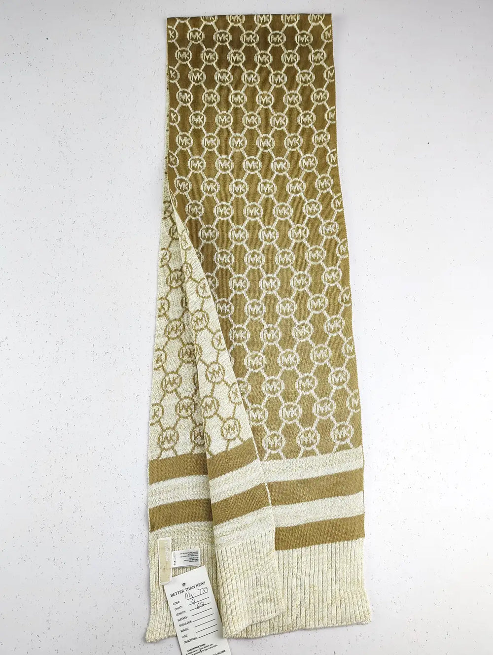 Buy online pre-used pre-loved 100% authentic & Original branded Michael Kors (MS-739) available in Pakistan. Top international brands avilable.