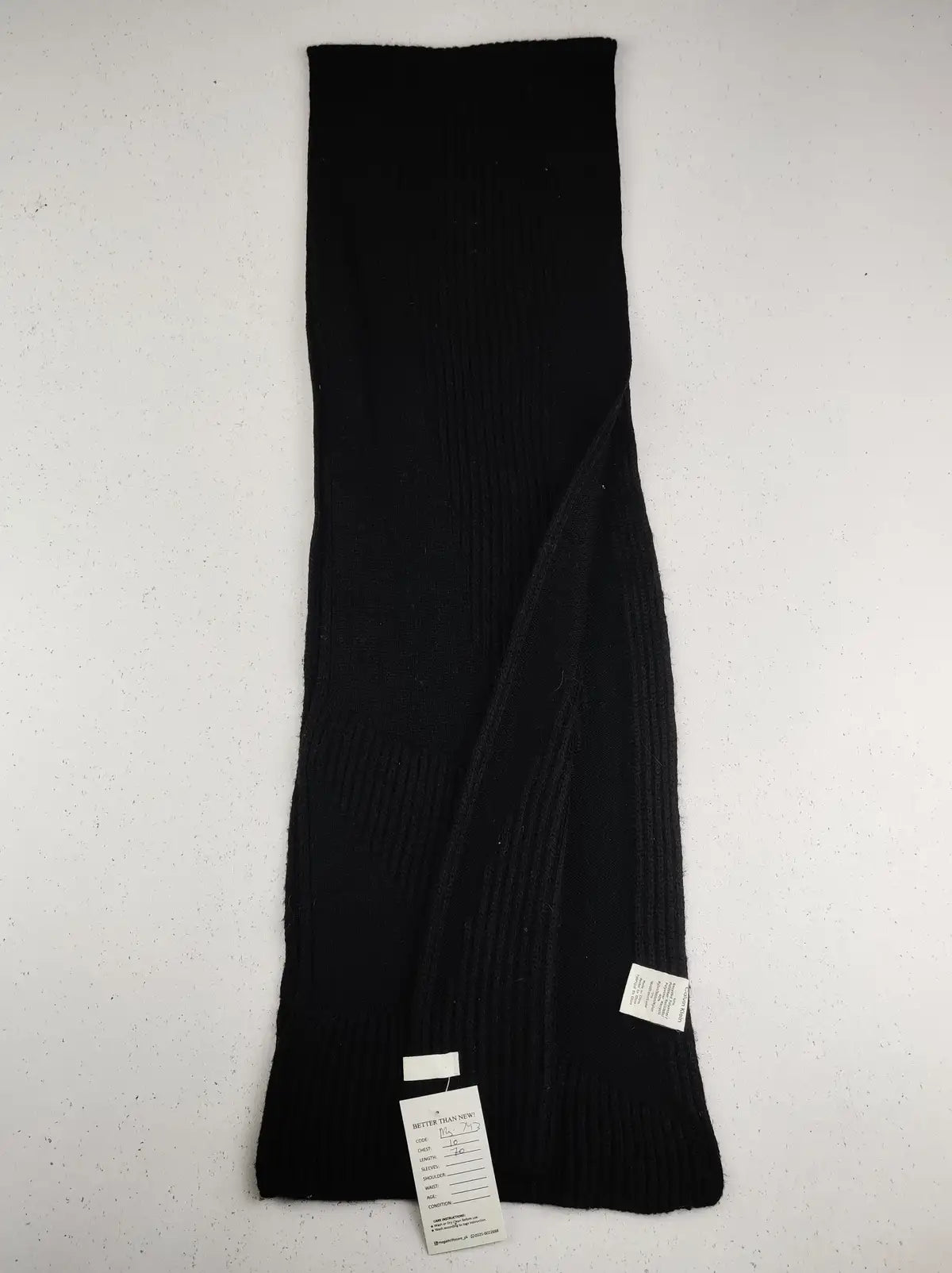 Buy online pre-used pre-loved 100% authentic & Original branded Calvin Klein (MS-743) available in Pakistan. Top international brands avilable.