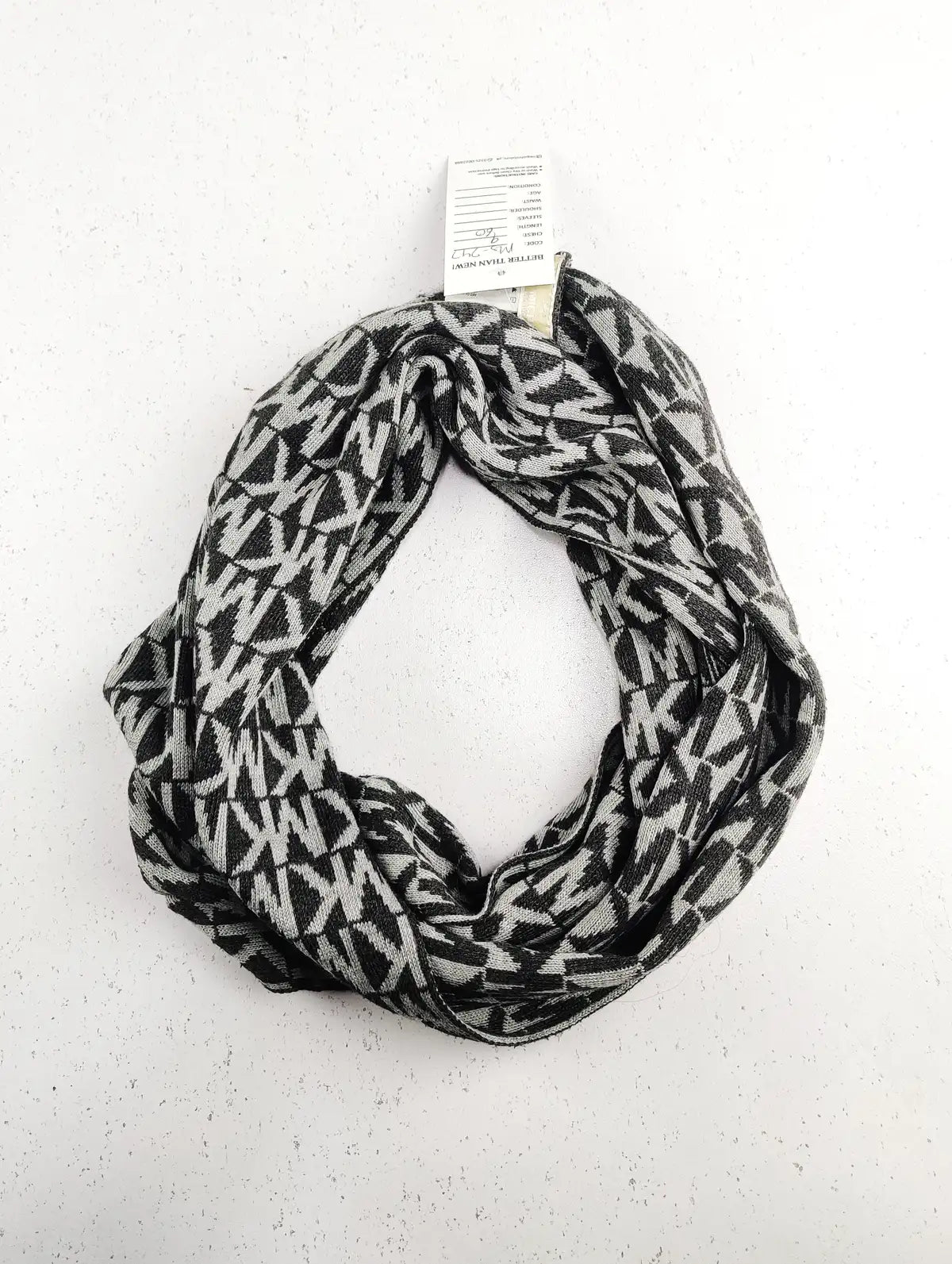 Buy online pre-used pre-loved 100% authentic & Original branded Michael Kors (MS-747) available in Pakistan. Top international brands avilable.