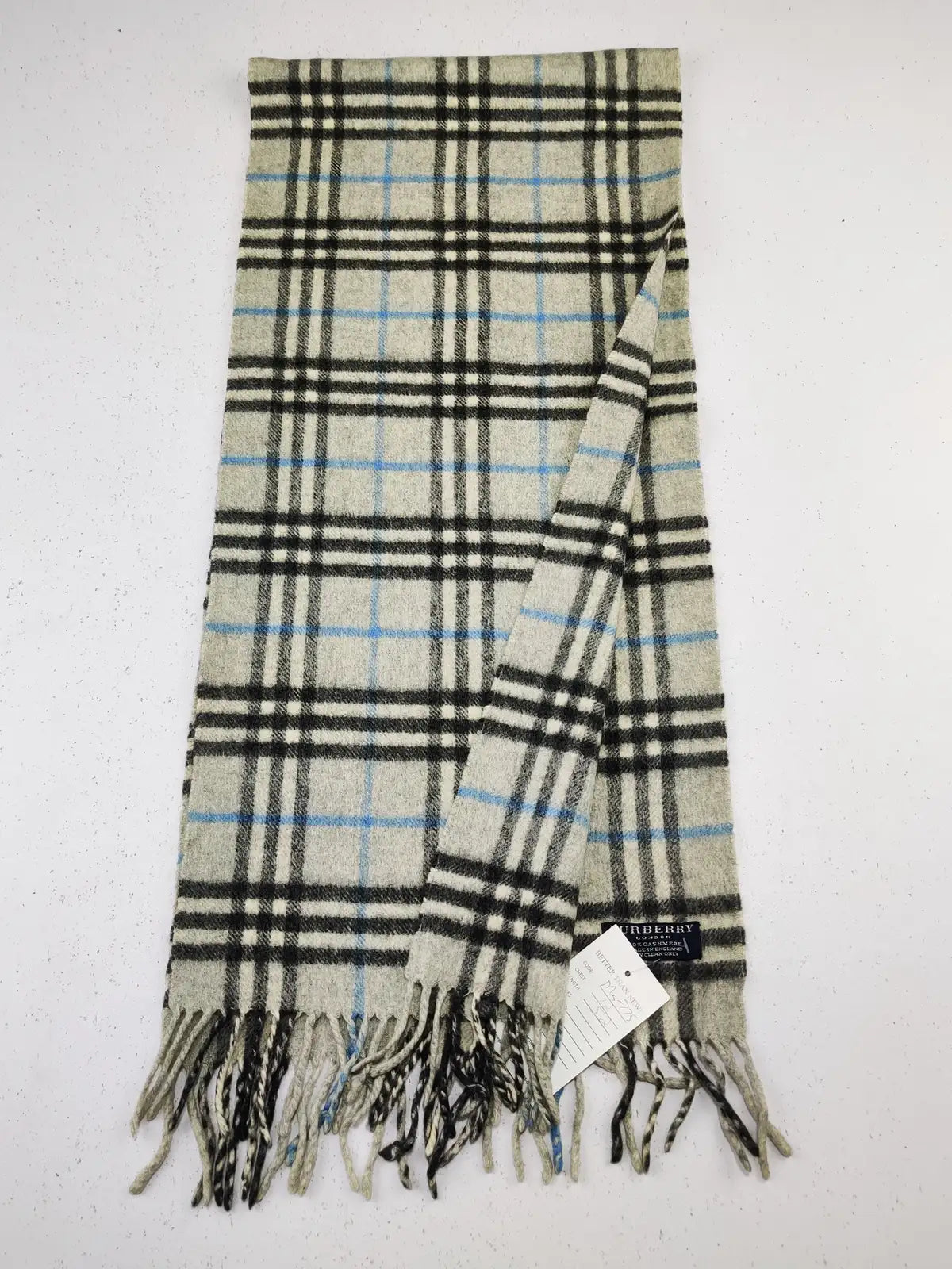 Buy online pre-used pre-loved 100% authentic & Original branded Burberry (MS-775) available in Pakistan. Top international brands avilable.