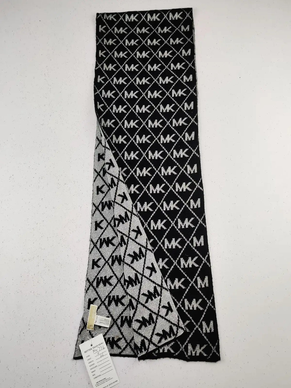 Buy online pre-used pre-loved 100% authentic & Original branded Michael Kors (MS-776) available in Pakistan. Top international brands avilable.