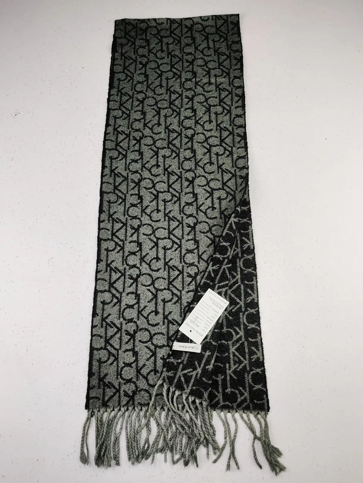 Buy online pre-used pre-loved 100% authentic & Original branded Calvin Klein (MS-789) available in Pakistan. Top international brands avilable.