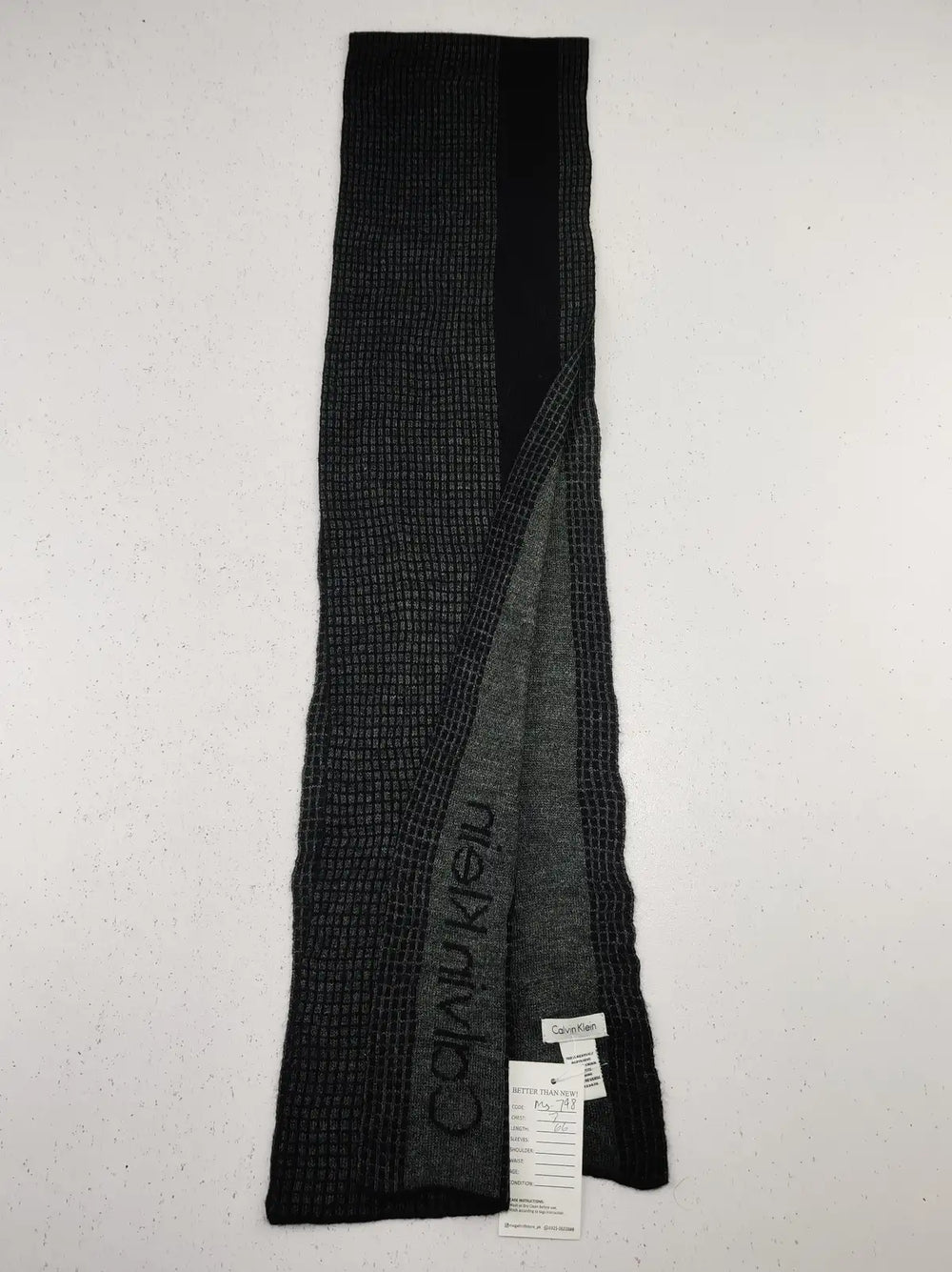 Buy online pre-used pre-loved 100% authentic & Original branded Calvin Klein (MS-798) available in Pakistan. Top international brands avilable.