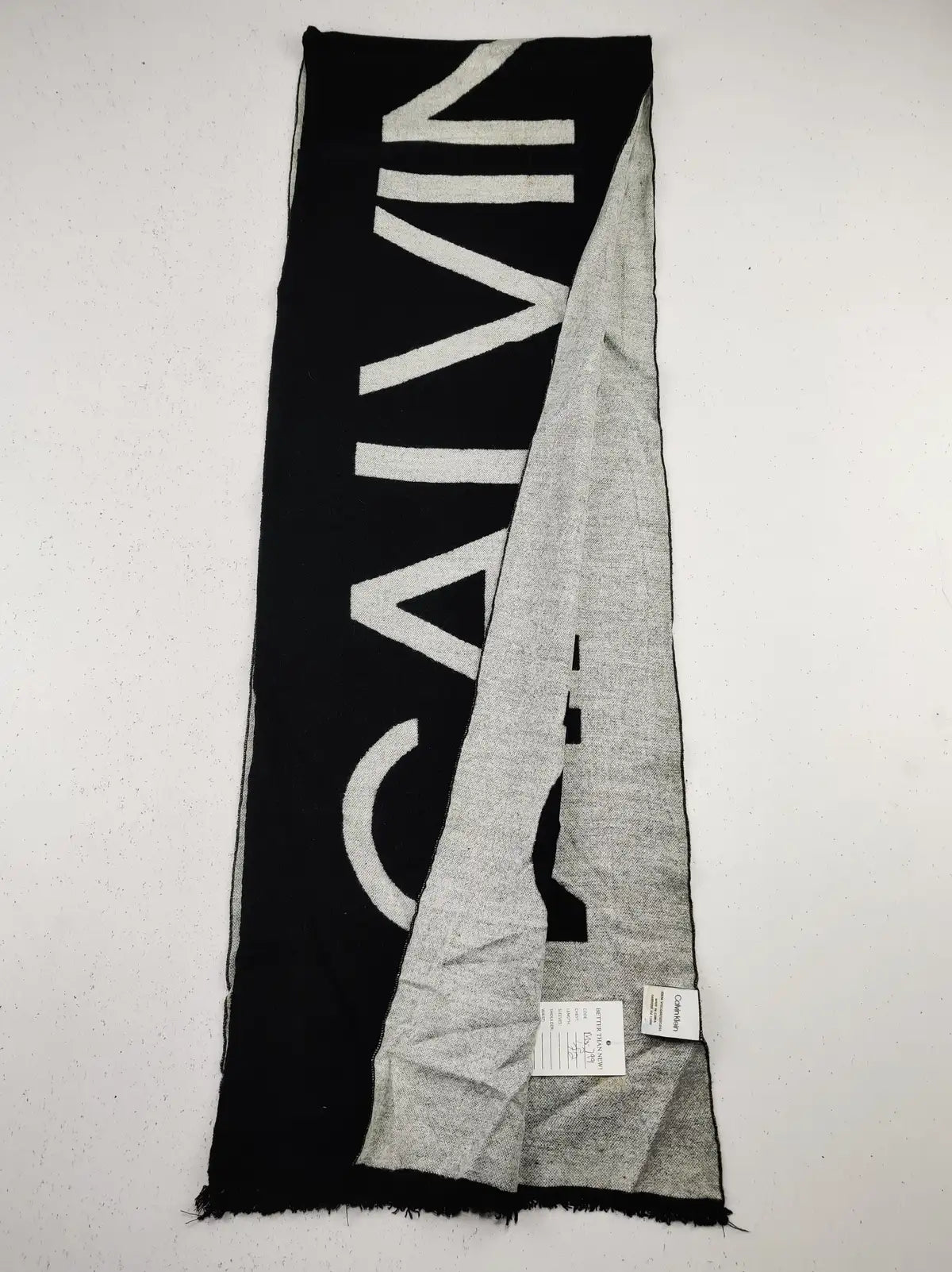 Buy online pre-used pre-loved 100% authentic & Original branded Calvin Klein (MS-799) available in Pakistan. Top international brands avilable.