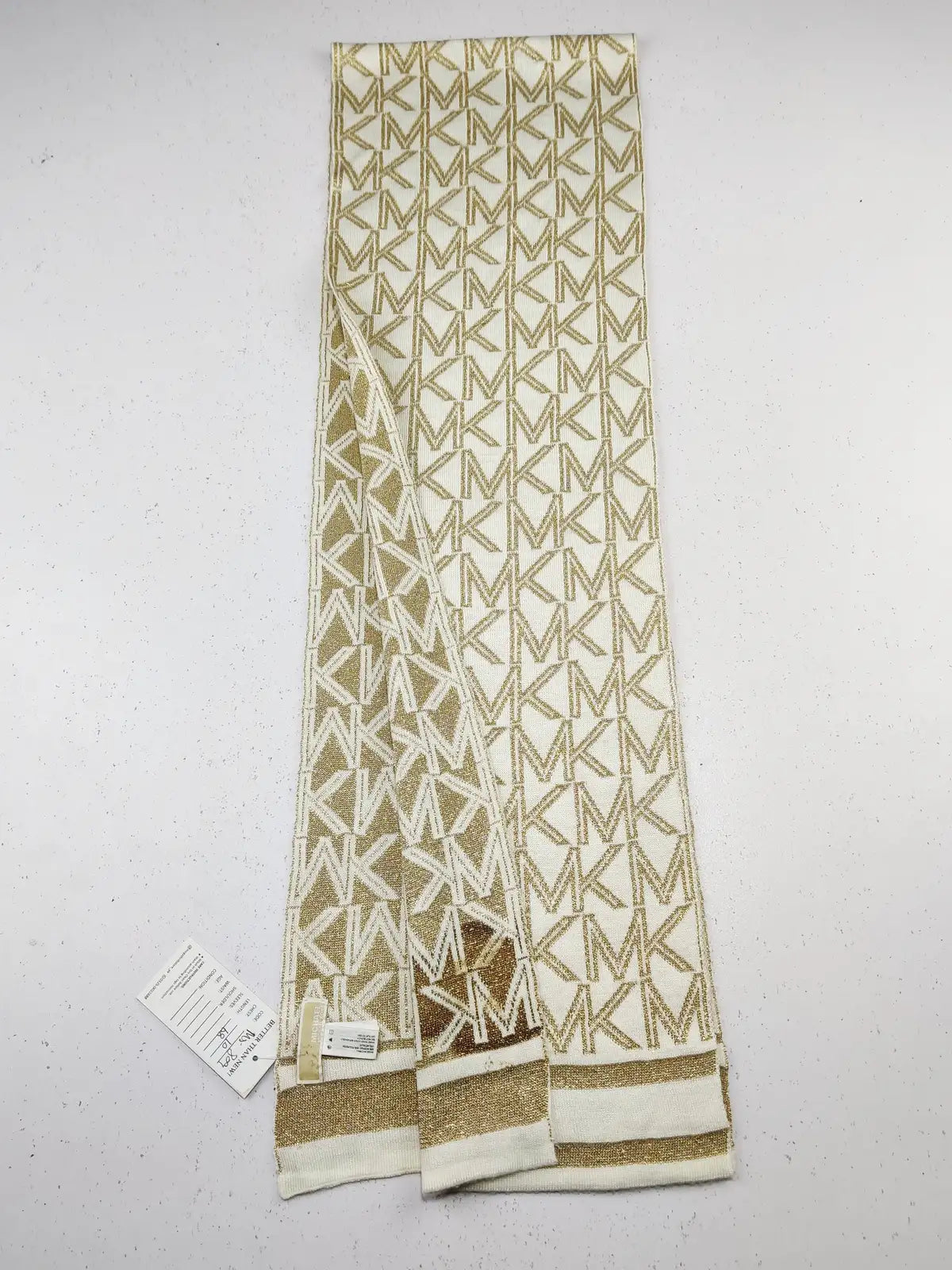 Buy online pre-used pre-loved 100% authentic & Original branded Michael Kors (MS-809) available in Pakistan. Top international brands avilable.
