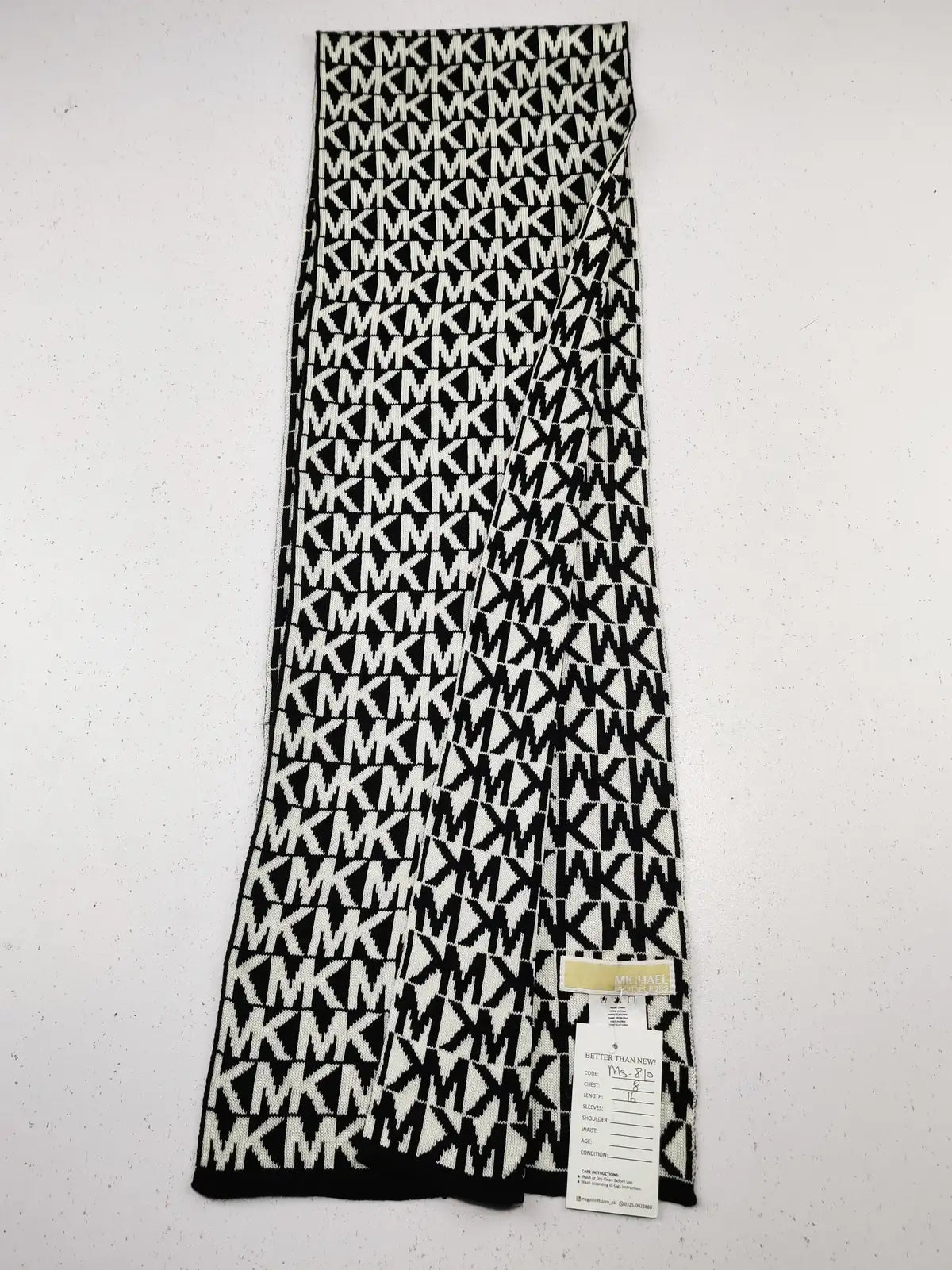 Buy online pre-used pre-loved 100% authentic & Original branded Michael Kors (MS-810) available in Pakistan. Top international brands avilable.