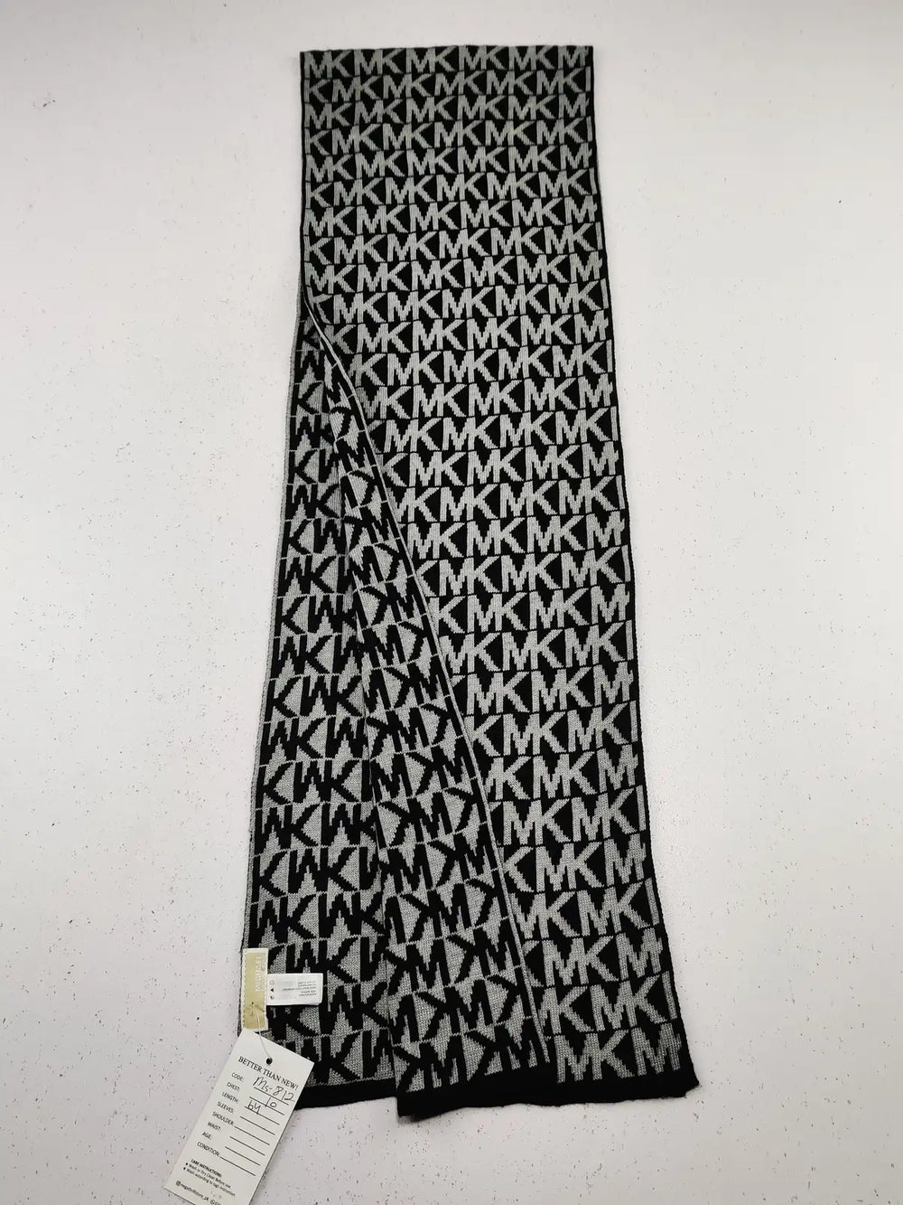Buy online pre-used pre-loved 100% authentic & Original branded Michael Kors (MS-812) available in Pakistan. Top international brands avilable.