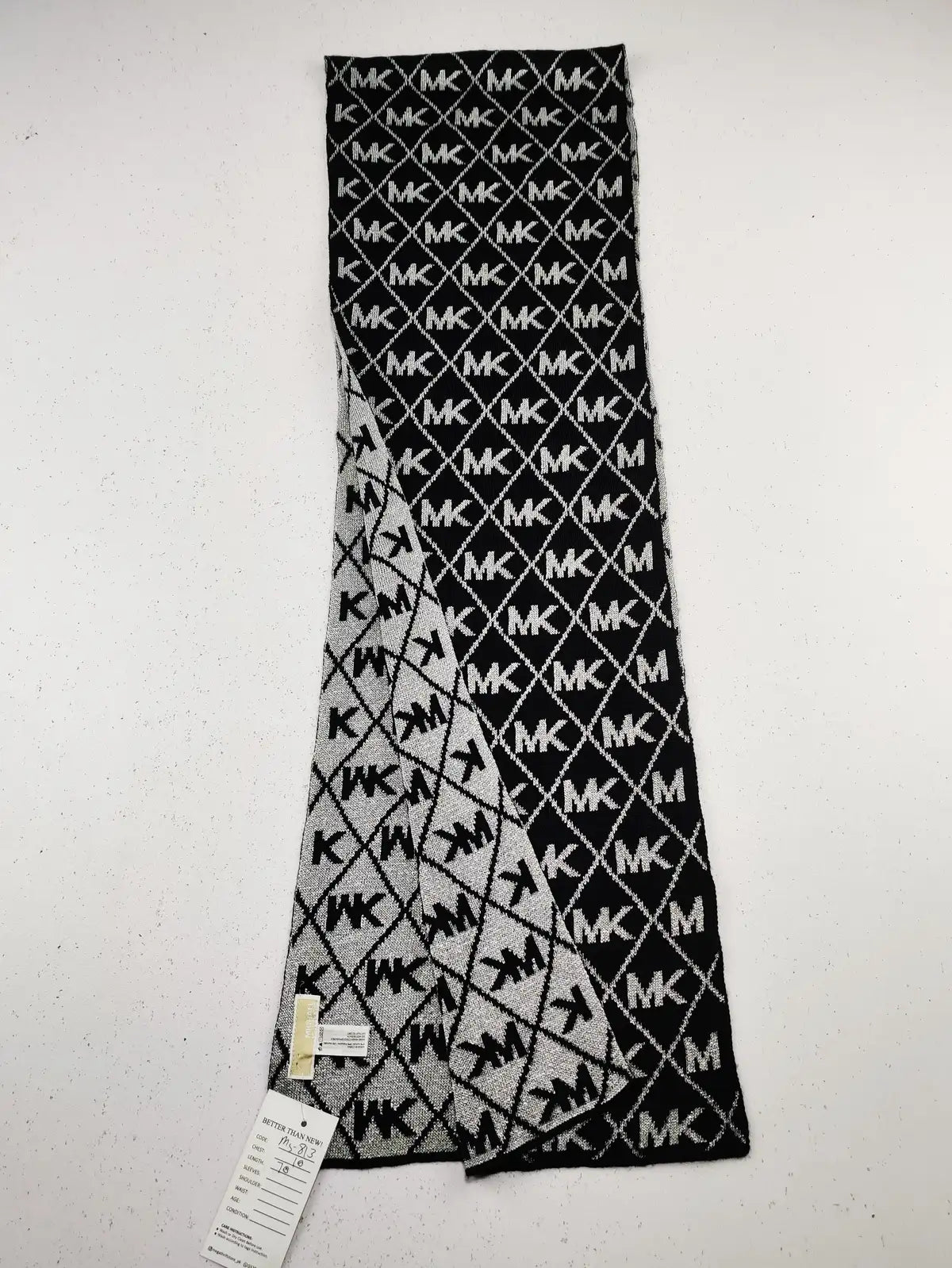 Buy online pre-used pre-loved 100% authentic & Original branded Michael Kors (MS-813) available in Pakistan. Top international brands avilable.