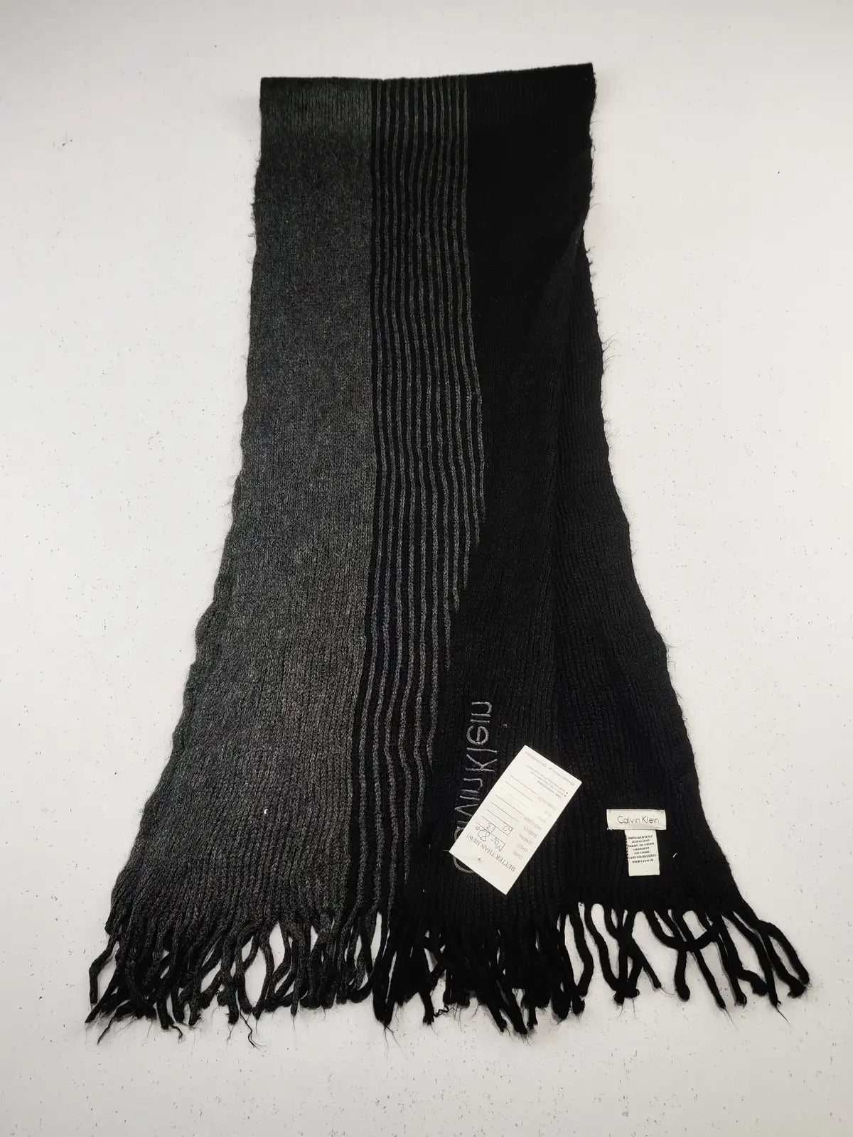Buy online pre-used pre-loved 100% authentic & Original branded Calvin Klein (MS-820) available in Pakistan. Top international brands avilable.