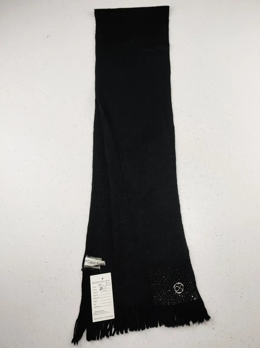 Buy online pre-used pre-loved 100% authentic & Original branded Calvin Klein (MS-822) available in Pakistan. Top international brands avilable.