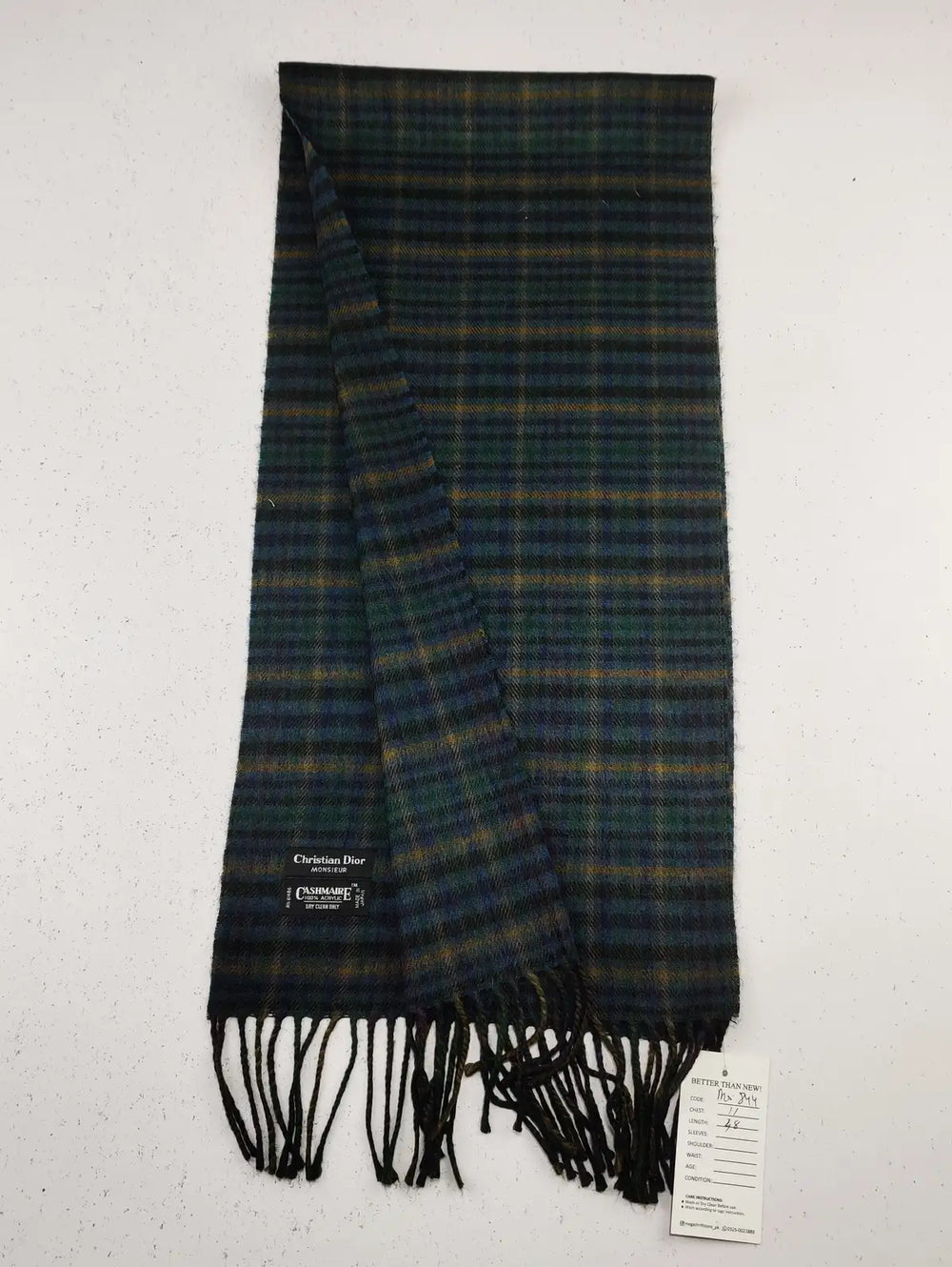 Buy online pre-used pre-loved 100% authentic & Original branded Christian Dior (MS-844) available in Pakistan. Top international brands avilable.