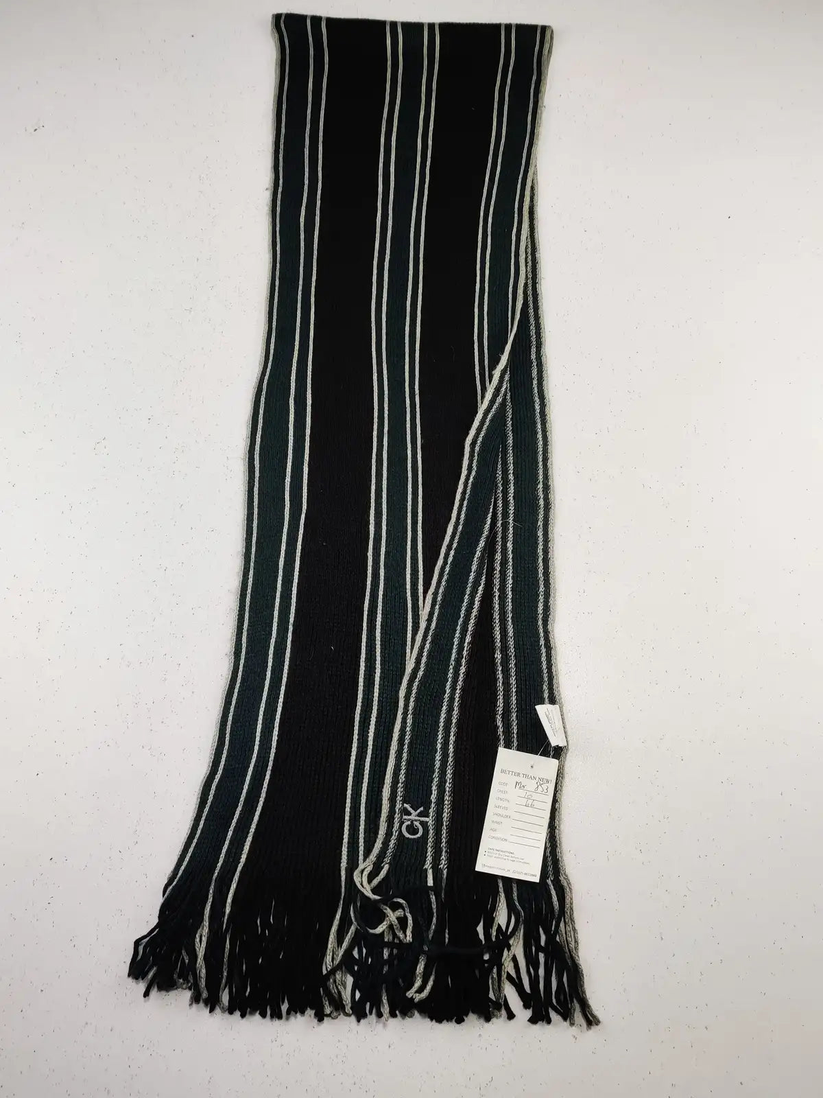 Buy online pre-used pre-loved 100% authentic & Original branded Calvin Klein (MS-853) available in Pakistan. Top international brands avilable.