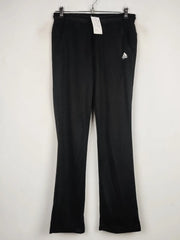 Buy online pre-used pre-loved 100% authentic & Original branded Adidas (MT-1076) available in Pakistan. Top international brands avilable.