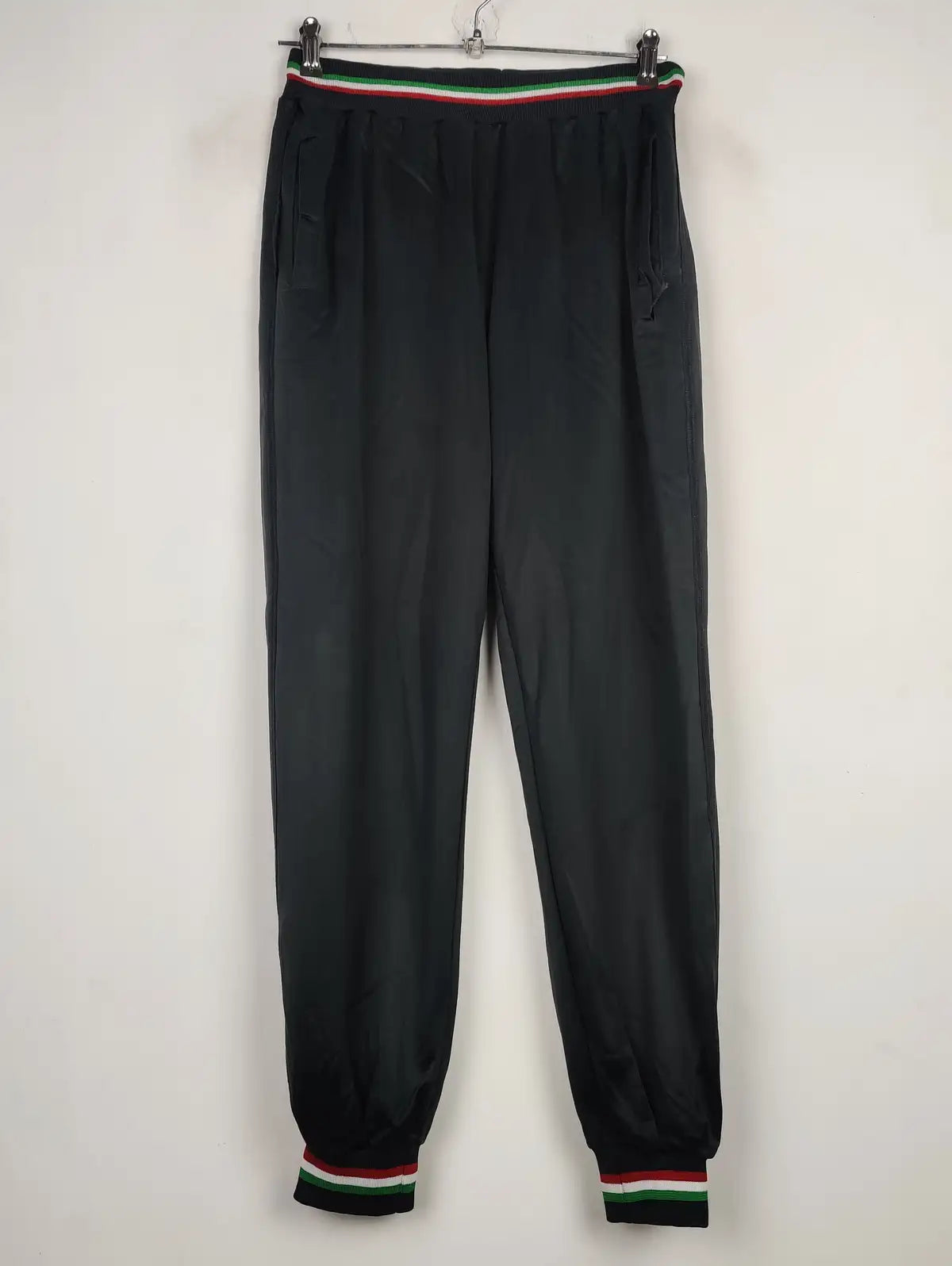 Buy online pre-used pre-loved 100% authentic & Original branded Unknown Brand (MT-1079) available in Pakistan. Top international brands avilable.