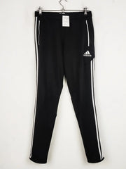 Buy online pre-used pre-loved 100% authentic & Original branded Adidas (MT-1088) available in Pakistan. Top international brands avilable.