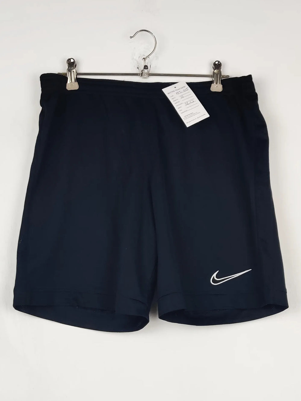 Buy online pre-used pre-loved 100% authentic & Original branded Nike (MT-1145) available in Pakistan. Top international brands avilable.
