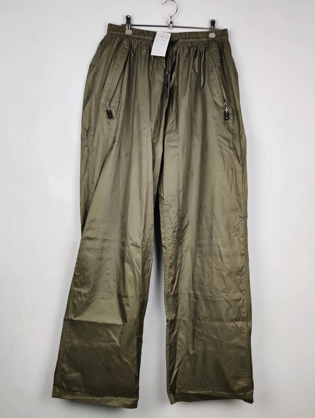 Buy online pre-used pre-loved 100% authentic & Original branded Unknown Brand (MT-1188) available in Pakistan. Top international brands avilable.