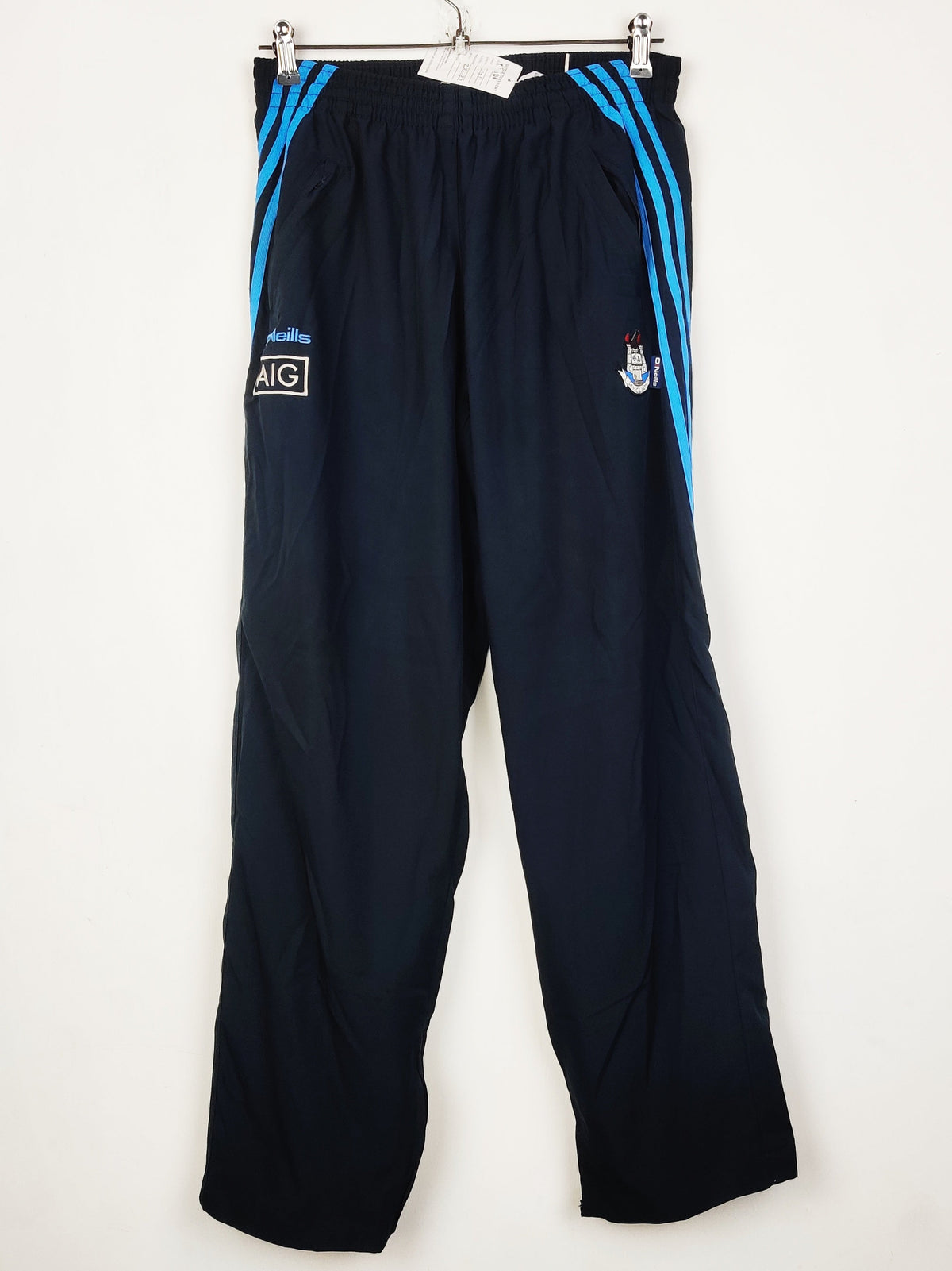 Buy online pre-used pre-loved 100% authentic & Original branded O'Neill (MT-1216) available in Pakistan. Top international brands avilable.