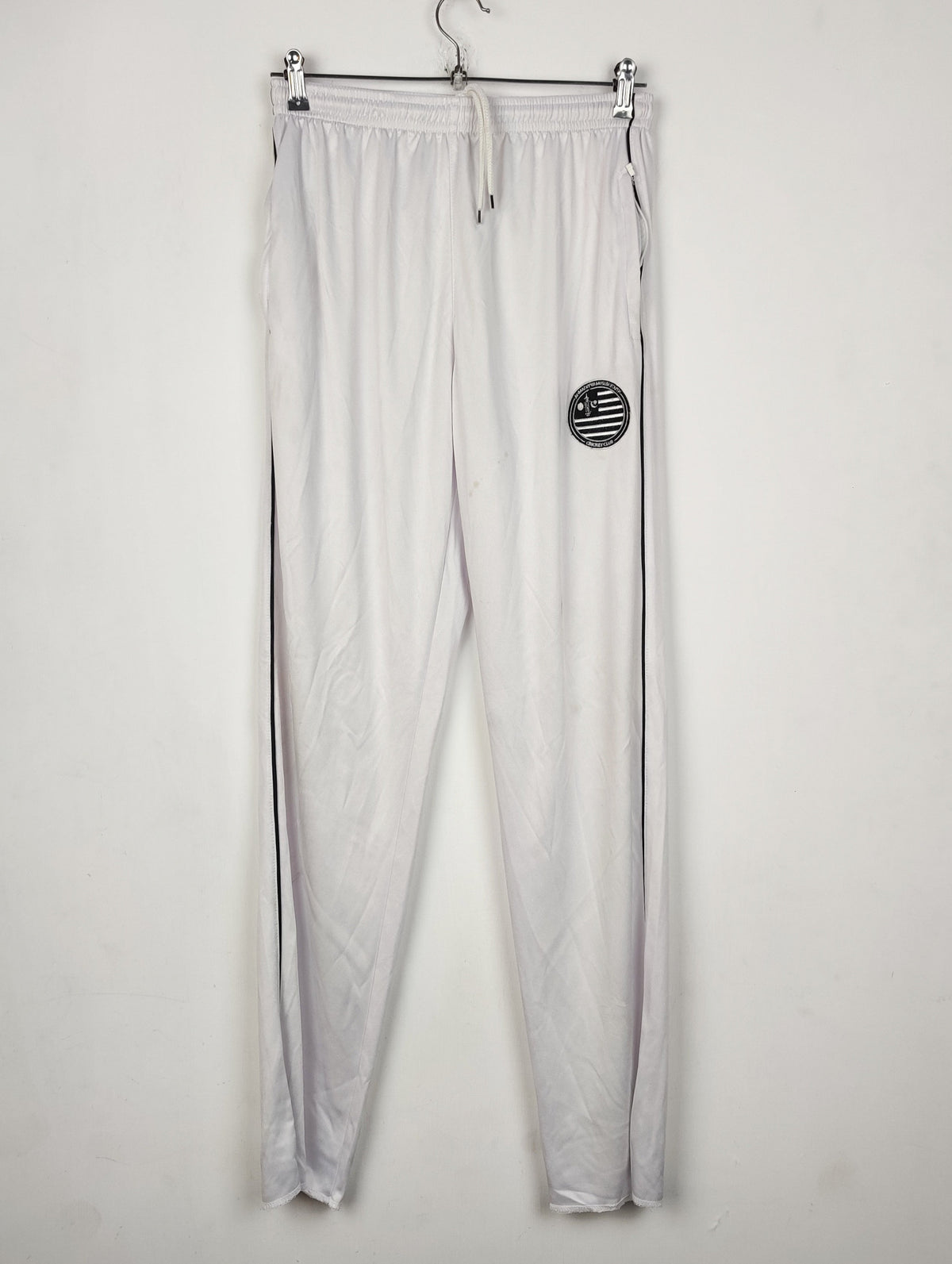 Buy online pre-used pre-loved 100% authentic & Original branded Unknown Brand (MT-1231) available in Pakistan. Top international brands avilable.