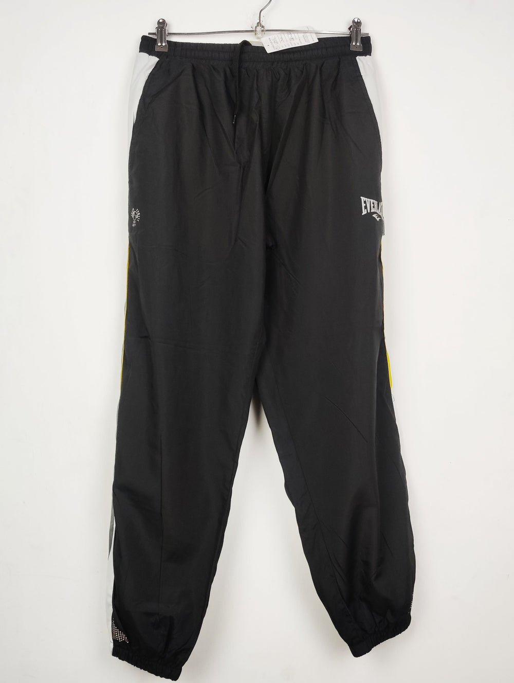 Buy online pre-used pre-loved 100% authentic & Original branded Everlast (MT-1242) available in Pakistan. Top international brands avilable.