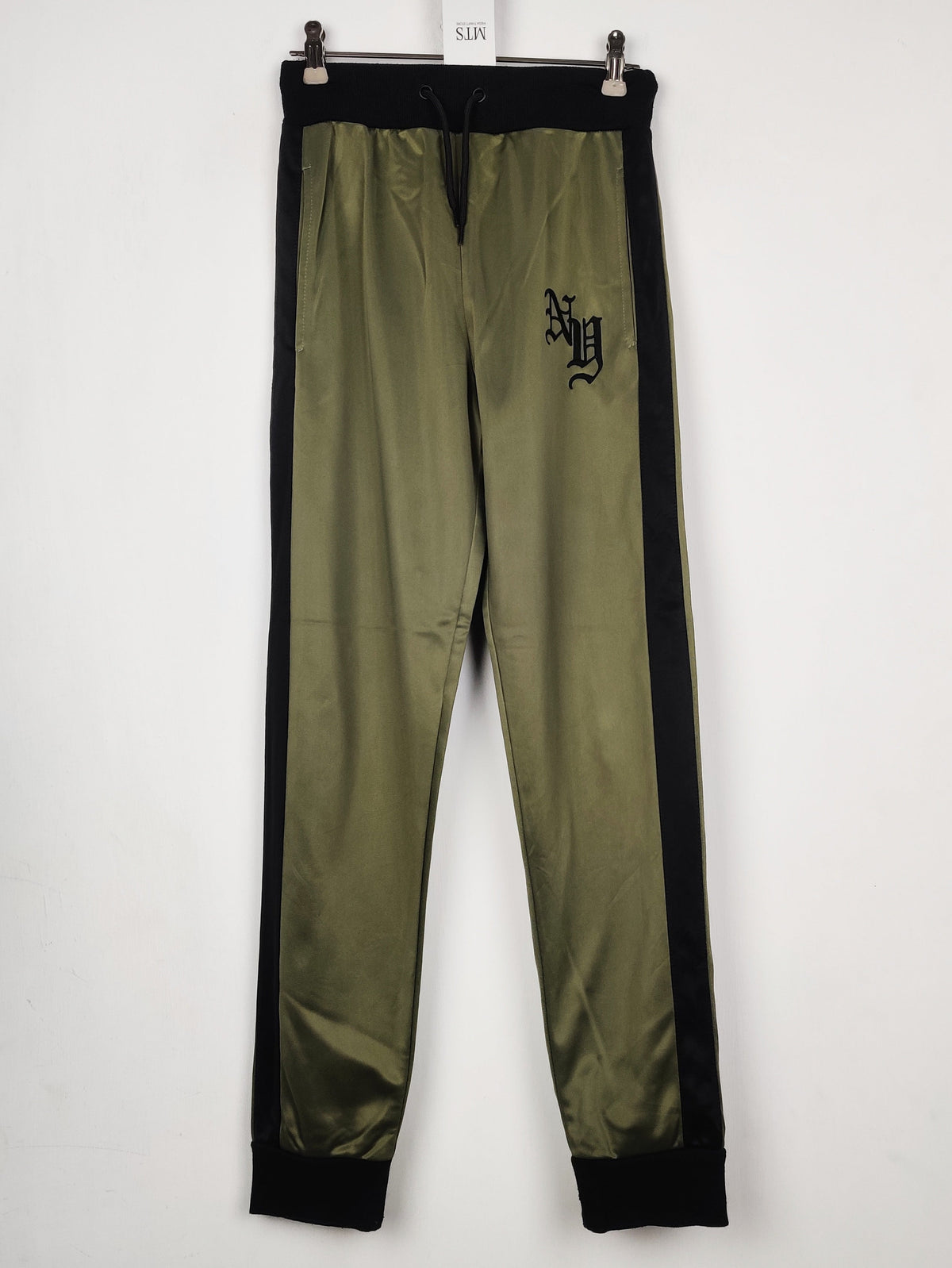 Buy online pre-used pre-loved 100% authentic & Original branded Primark (MT-1244) available in Pakistan. Top international brands avilable.