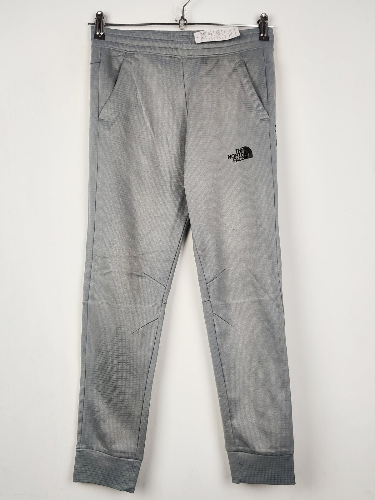 Buy online pre-used pre-loved 100% authentic & Original branded The North Face (MT-1265) available in Pakistan. Top international brands avilable.