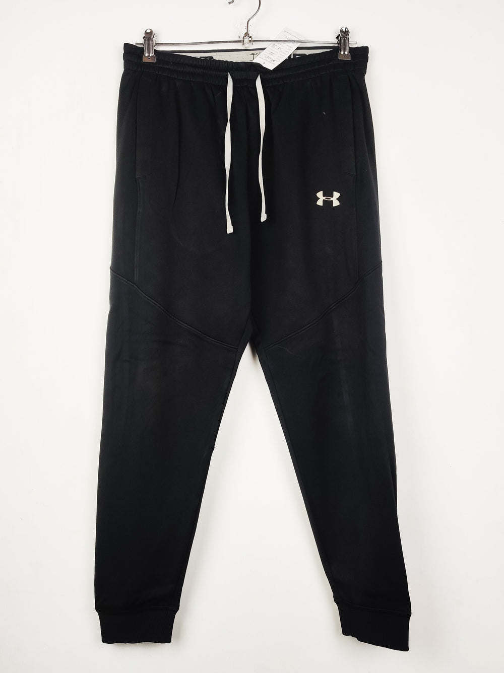 Buy online pre-used pre-loved 100% authentic & Original branded Under Armour (MT-1267) available in Pakistan. Top international brands avilable.