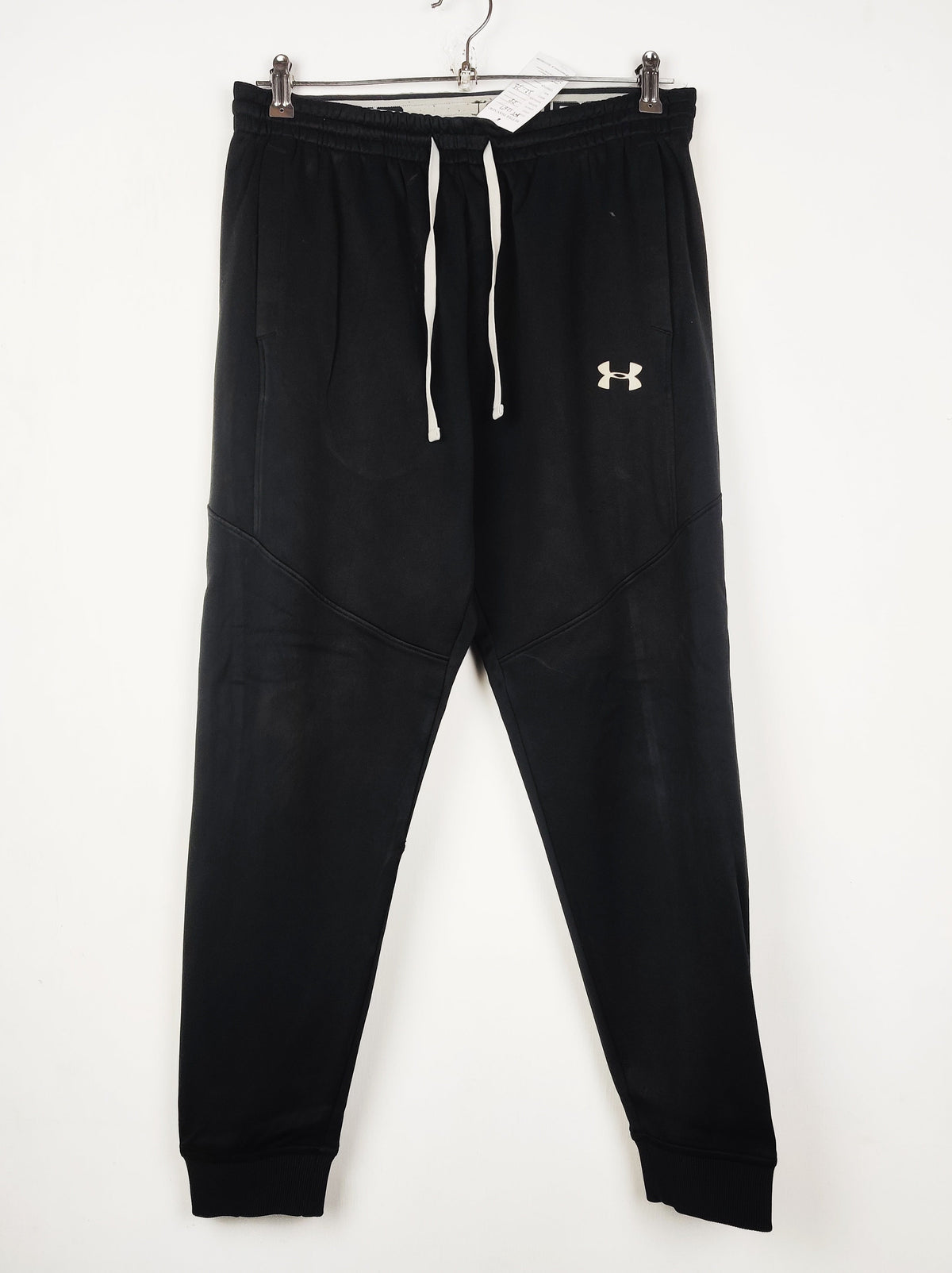 Buy online pre-used pre-loved 100% authentic & Original branded Under Armour (MT-1267) available in Pakistan. Top international brands avilable.