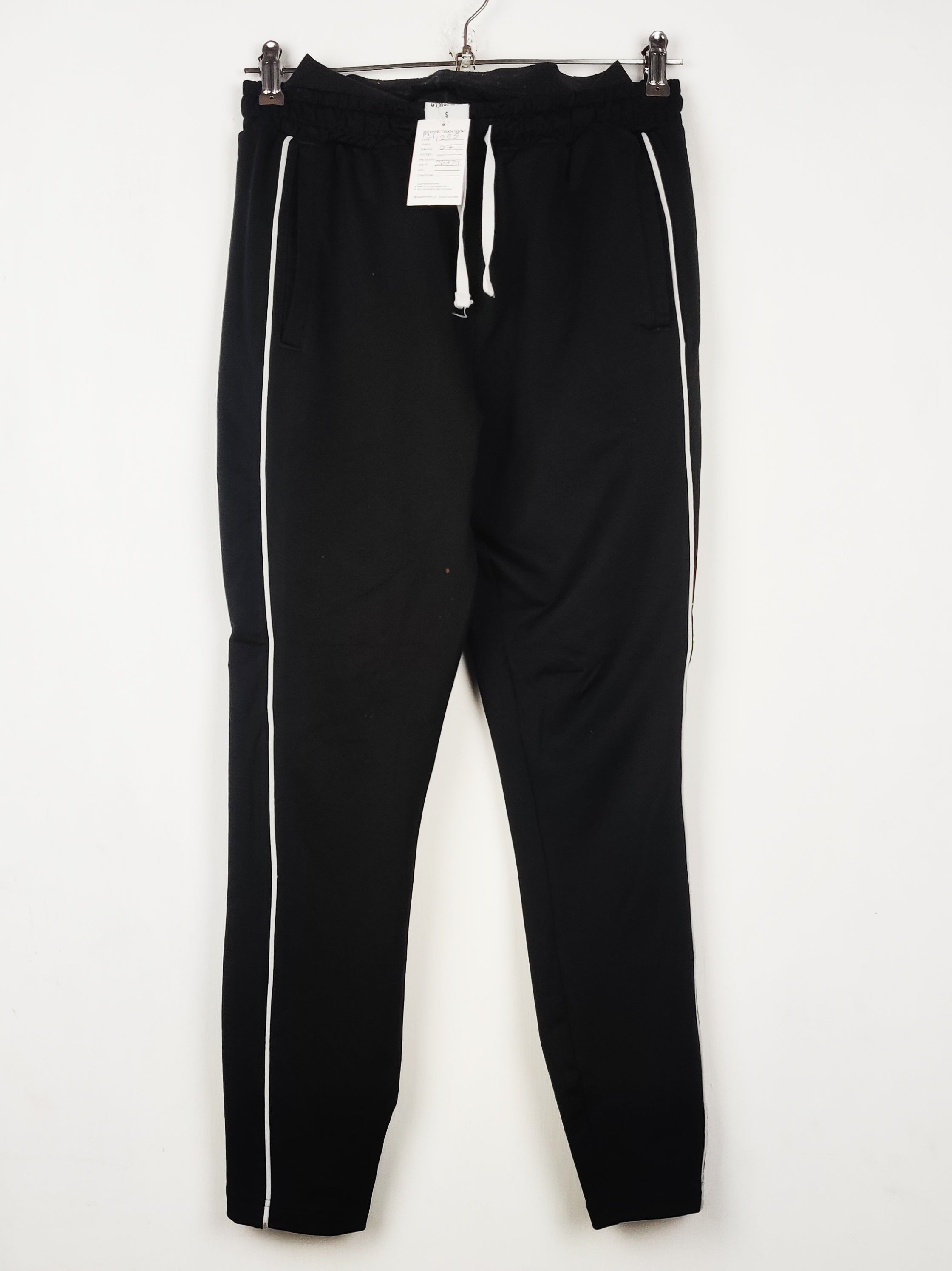 Buy online pre-used pre-loved 100% authentic & Original branded Gymshark (MT-1275) available in Pakistan. Top international brands avilable.