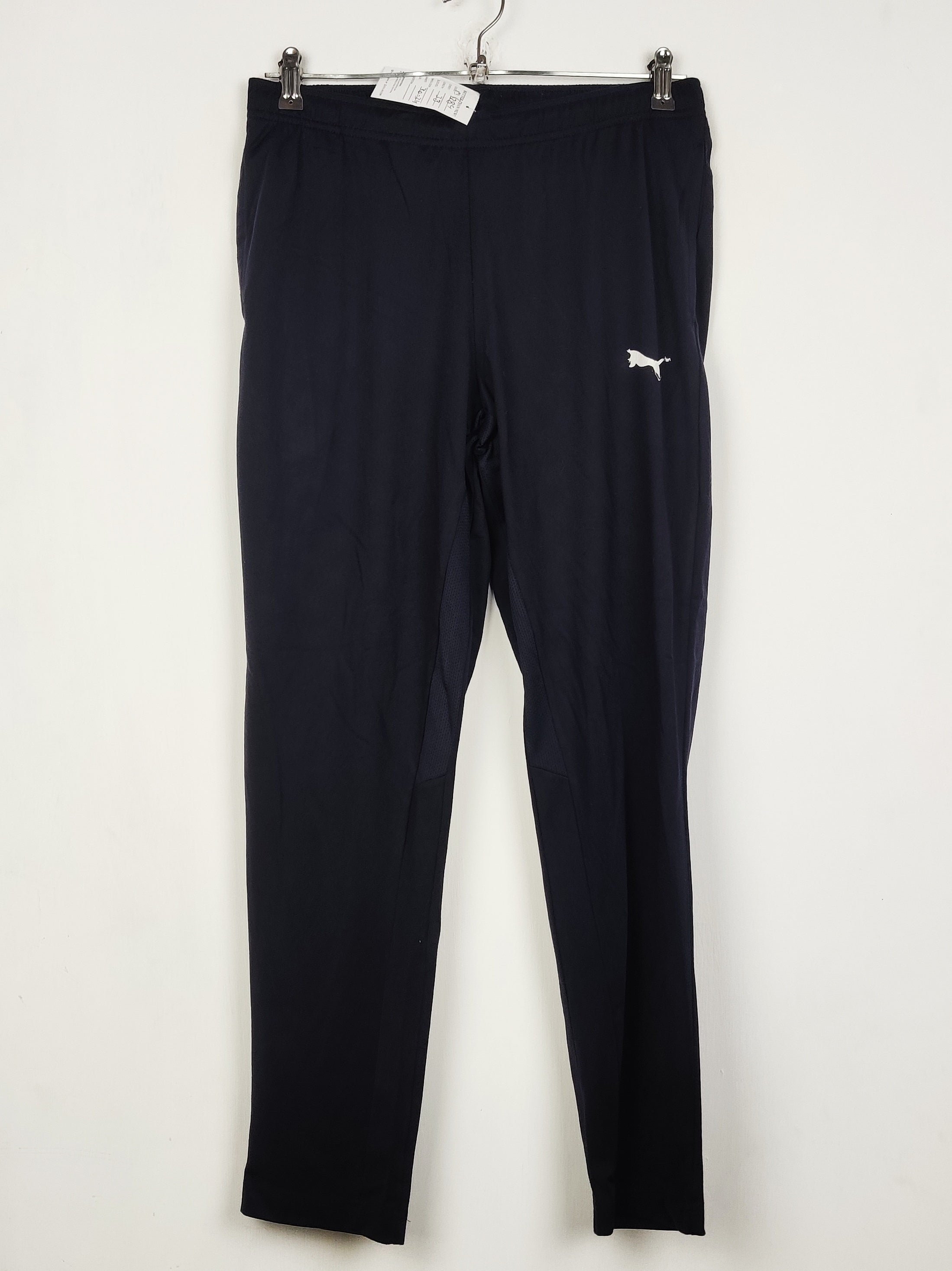 Buy online pre-used pre-loved 100% authentic & Original branded Joma (MT-1284) available in Pakistan. Top international brands avilable.