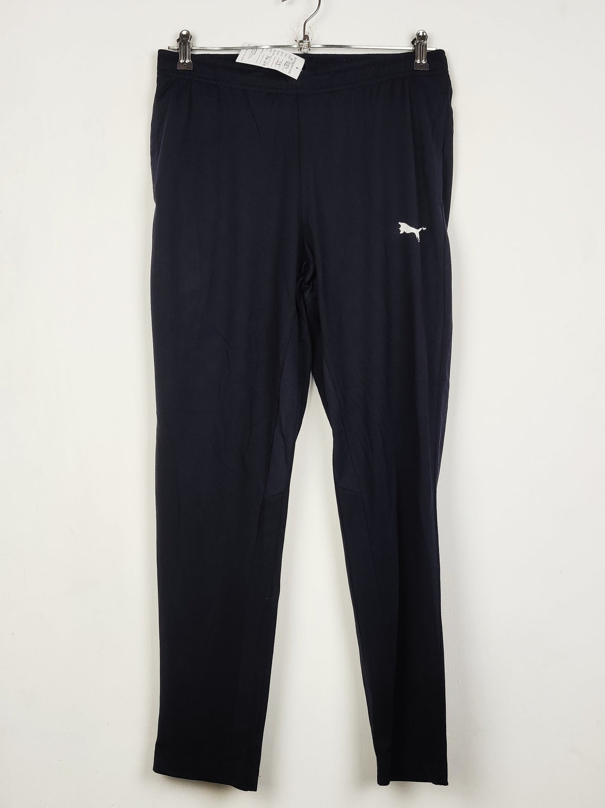 Buy online pre-used pre-loved 100% authentic & Original branded Joma (MT-1284) available in Pakistan. Top international brands avilable.