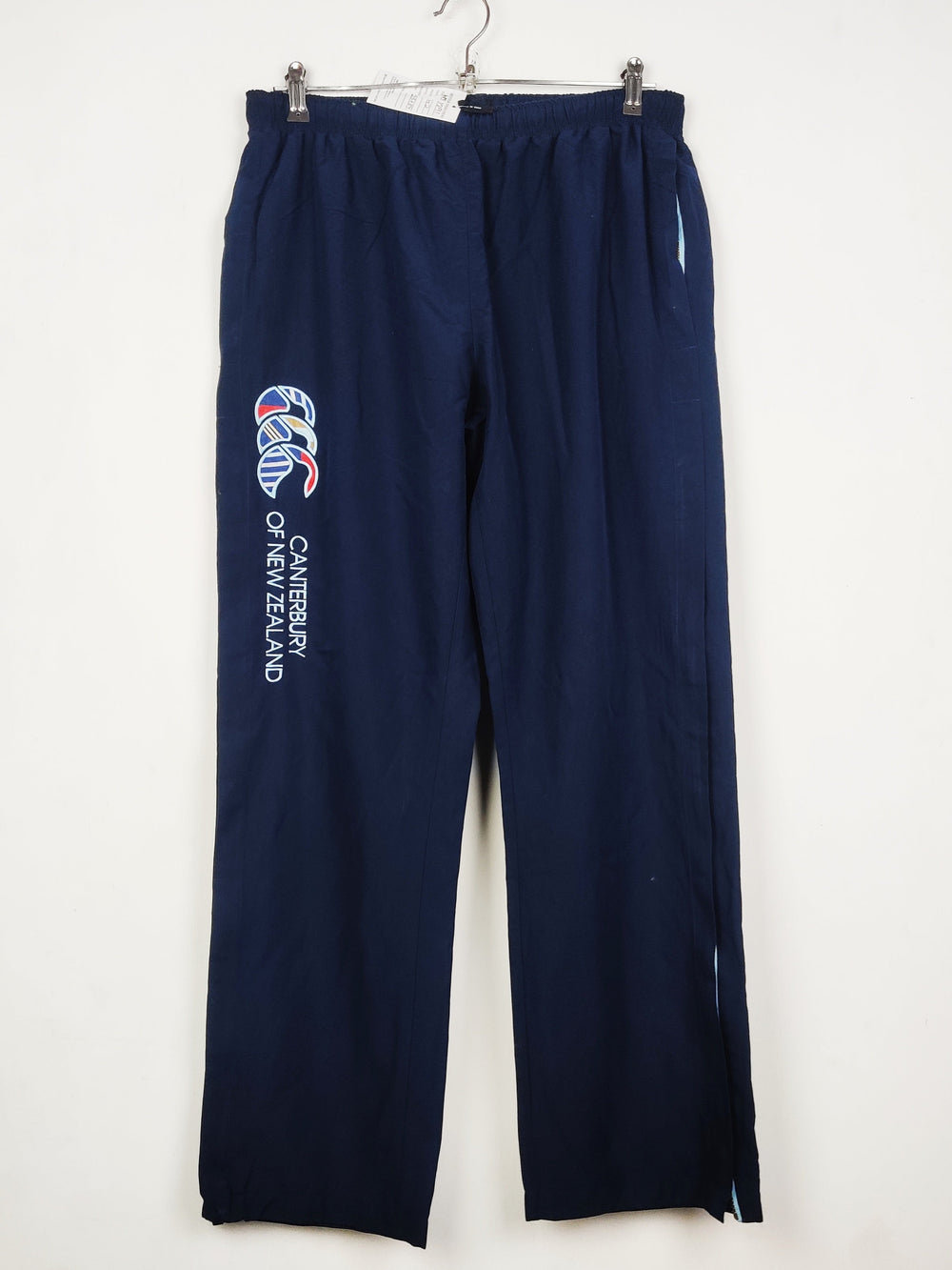 Buy online pre-used pre-loved 100% authentic & Original branded Canterbury (MT-1291) available in Pakistan. Top international brands avilable.