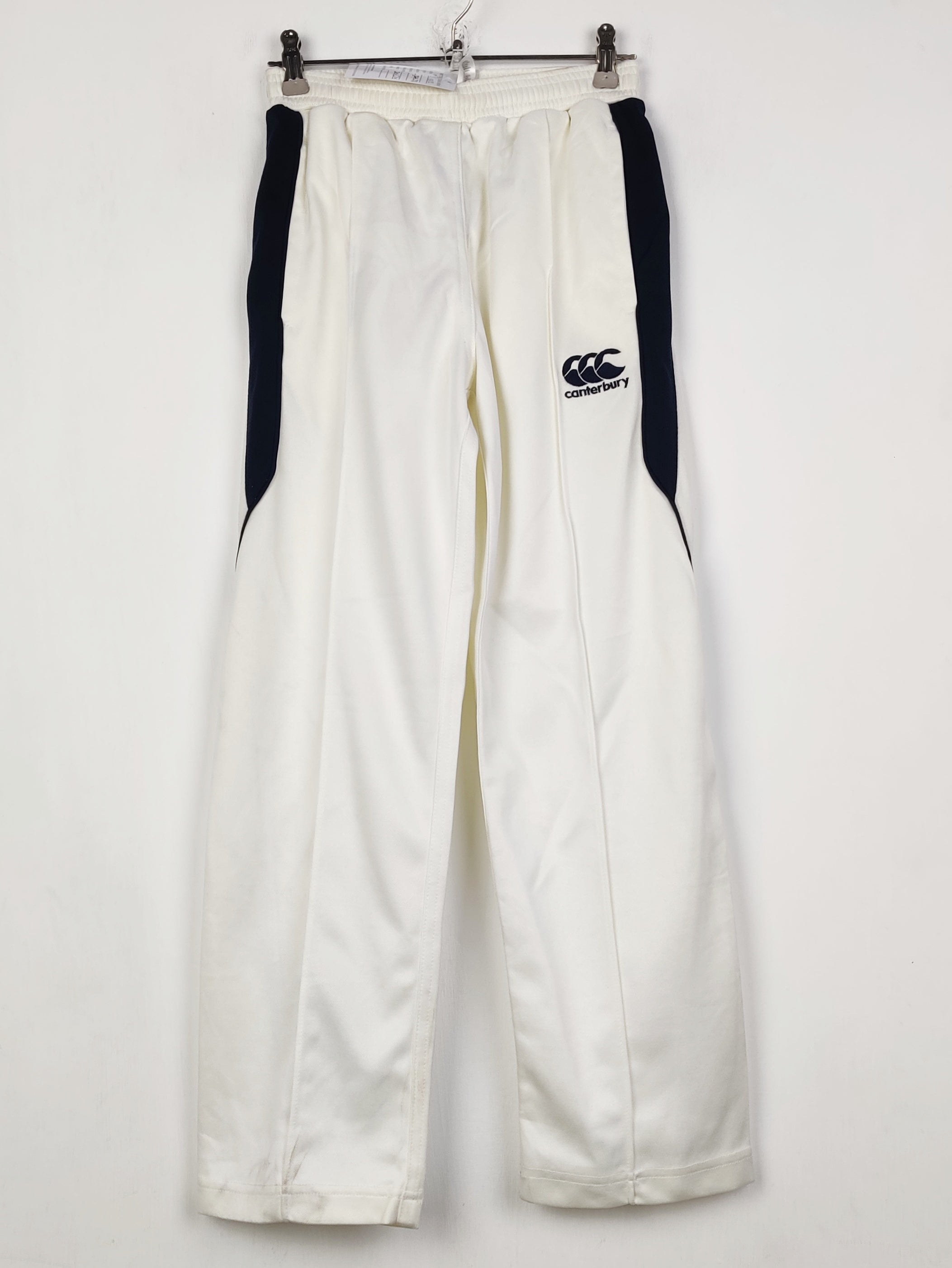 Buy online pre-used pre-loved 100% authentic & Original branded Canterbury (MT-1312) available in Pakistan. Top international brands avilable.