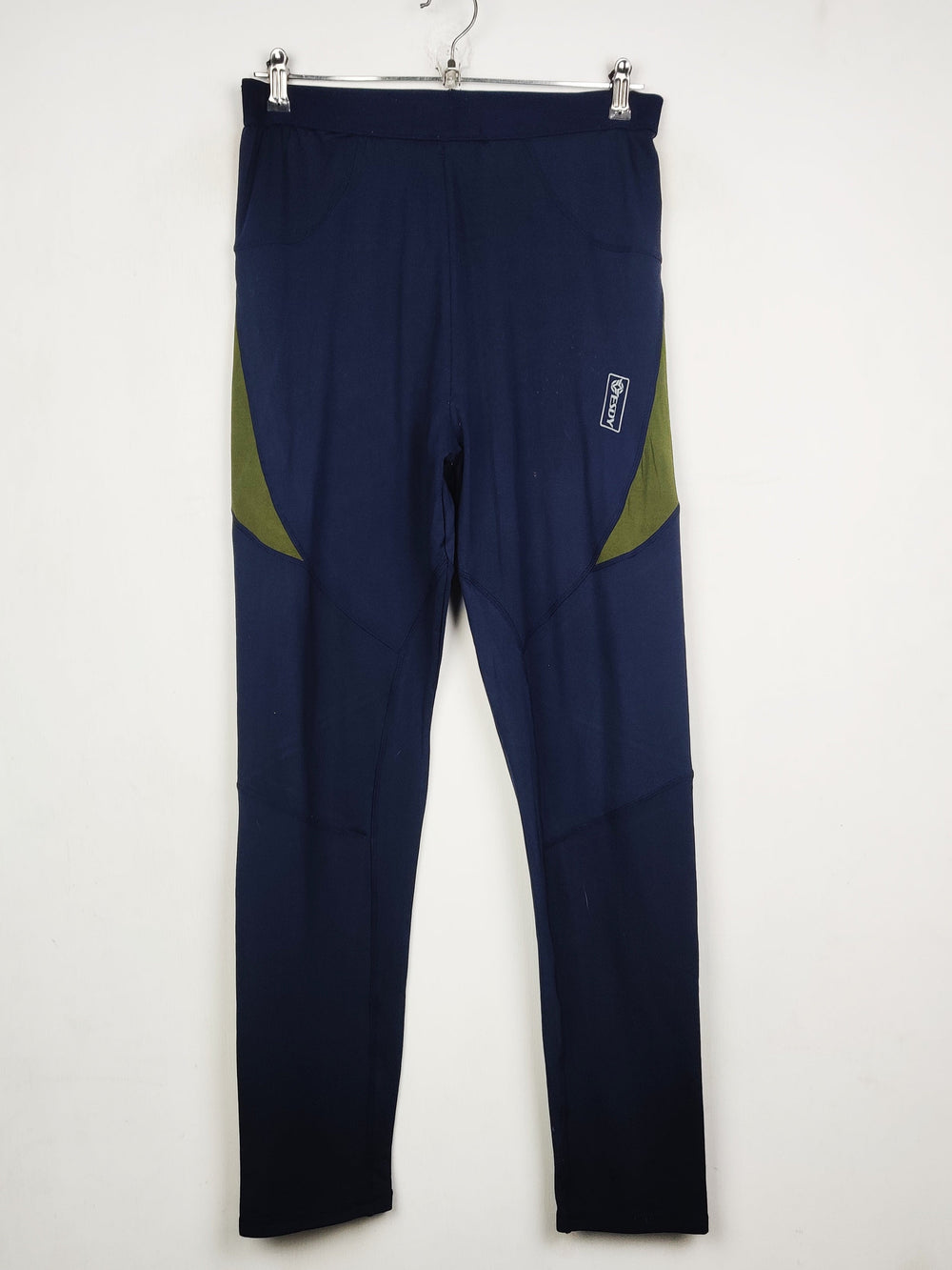 Buy online pre-used pre-loved 100% authentic & Original branded Unknown Brand (MT-1346) available in Pakistan. Top international brands avilable.