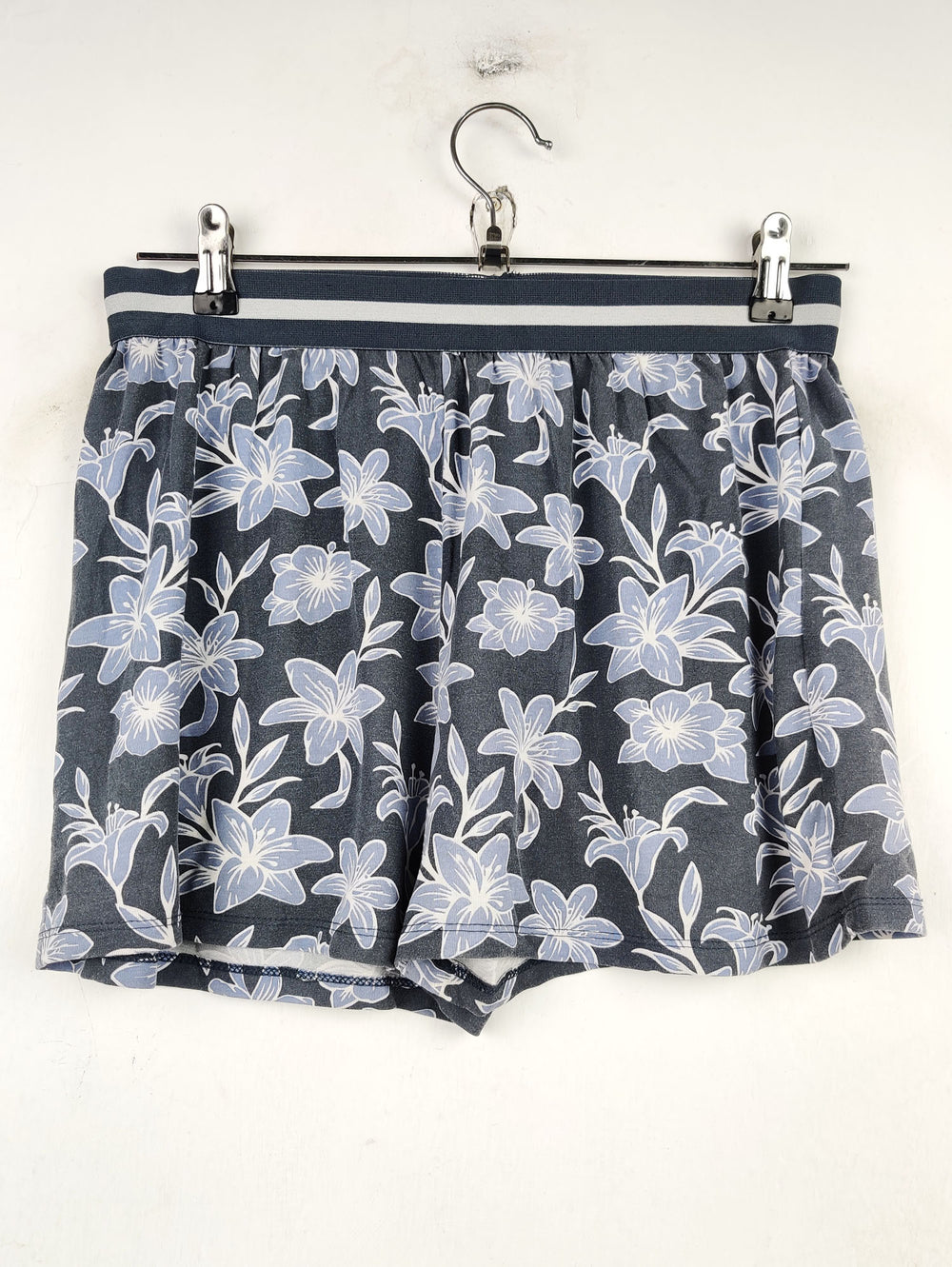 Buy online pre-used pre-loved 100% authentic & Original branded Gina Benotti (NL-1019) available in Pakistan. Top international brands avilable.