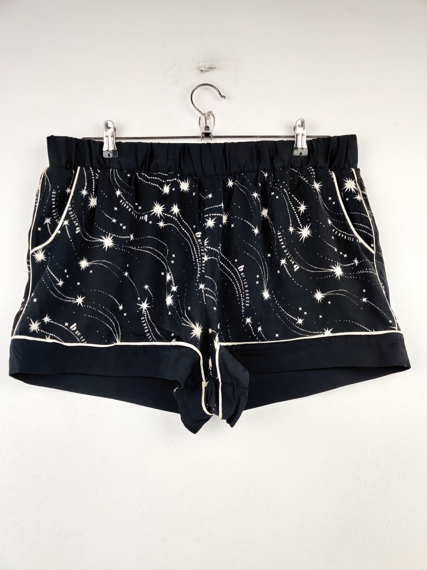 Buy online pre-used pre-loved 100% authentic & Original branded Ted Baker (NL-1026) available in Pakistan. Top international brands avilable.