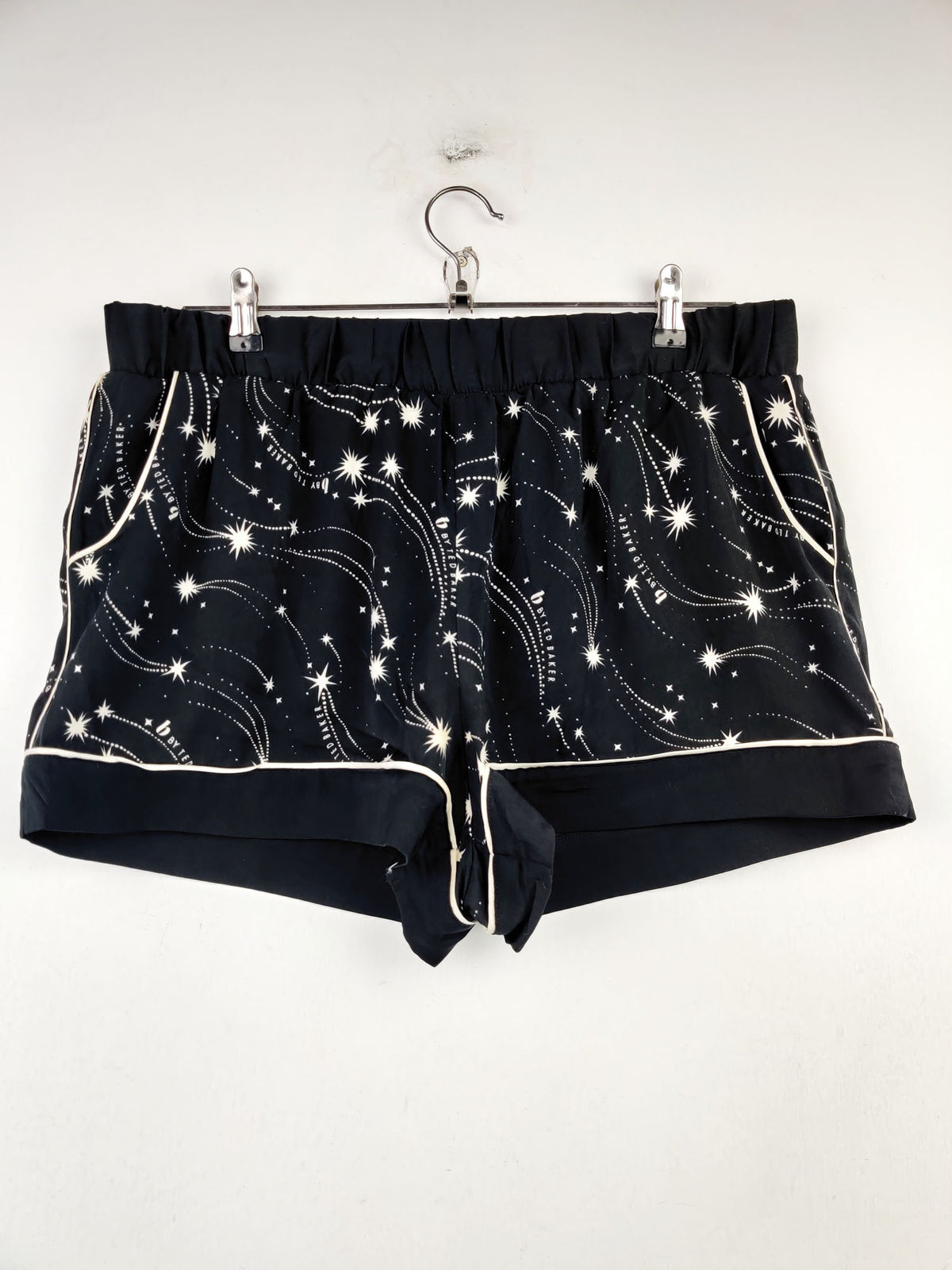 Buy online pre-used pre-loved 100% authentic & Original branded Ted Baker (NL-1026) available in Pakistan. Top international brands avilable.