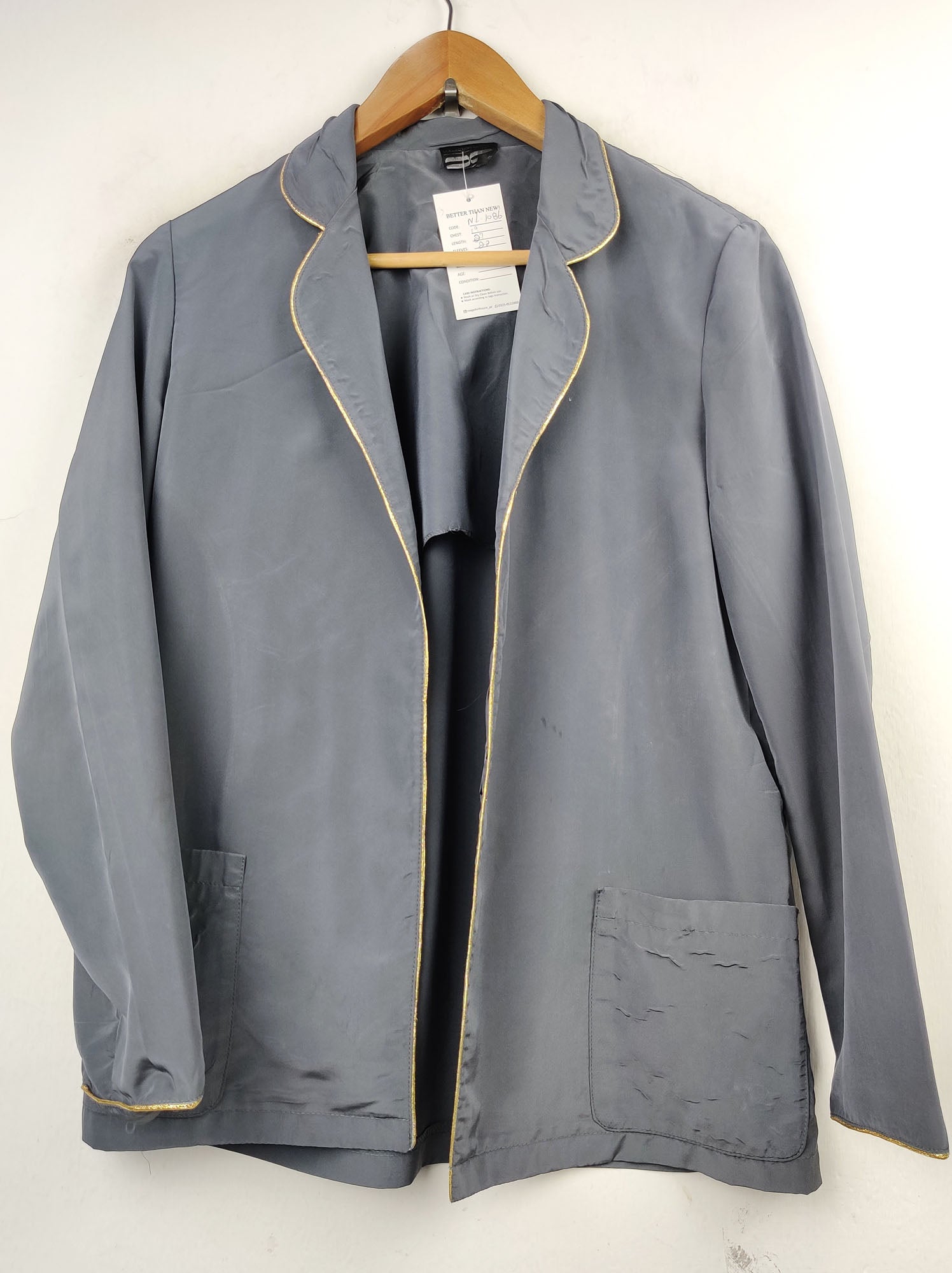 Buy online pre-used pre-loved 100% authentic & Original branded Collection Class (NL-1086) available in Pakistan. Top international brands avilable.