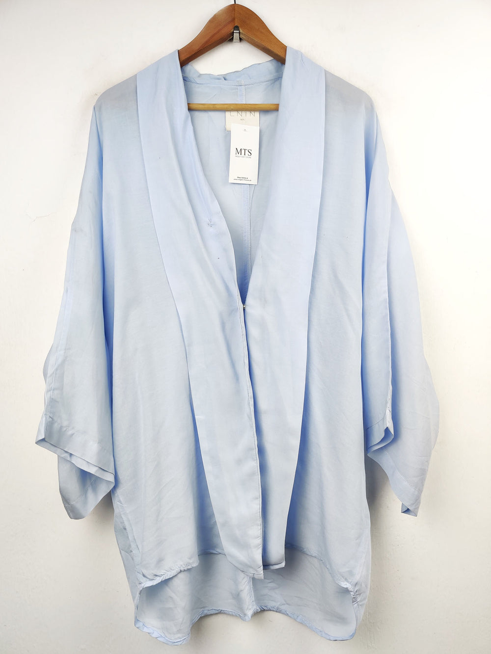Buy online pre-used pre-loved 100% authentic & Original branded Linen (NL-1099) available in Pakistan. Top international brands avilable.