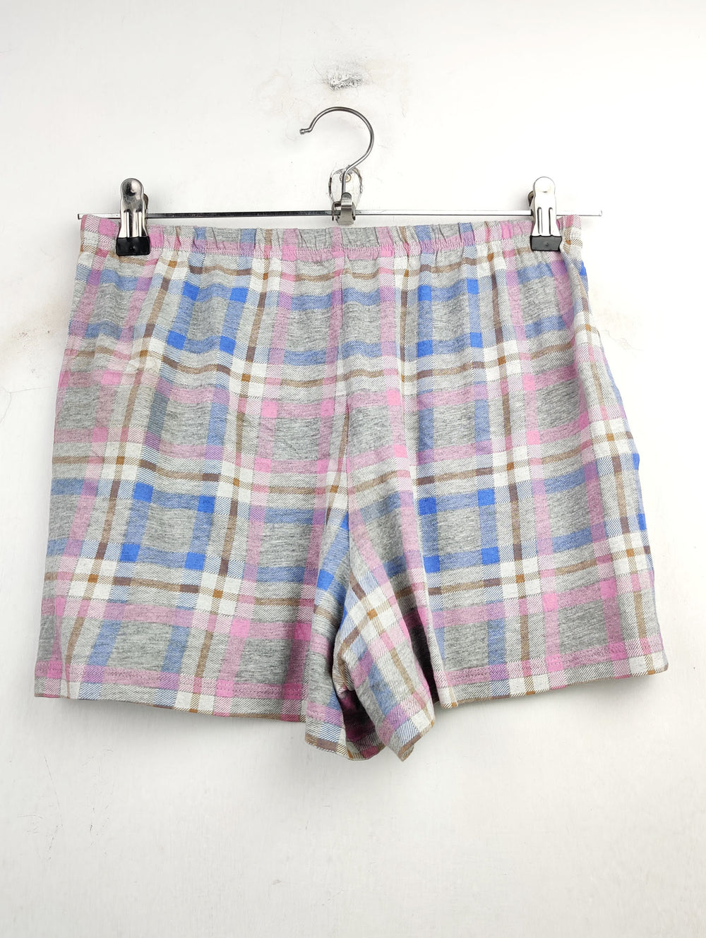 Buy online pre-used pre-loved 100% authentic & Original branded Unknown Brand (NL-1233) available in Pakistan. Top international brands avilable.