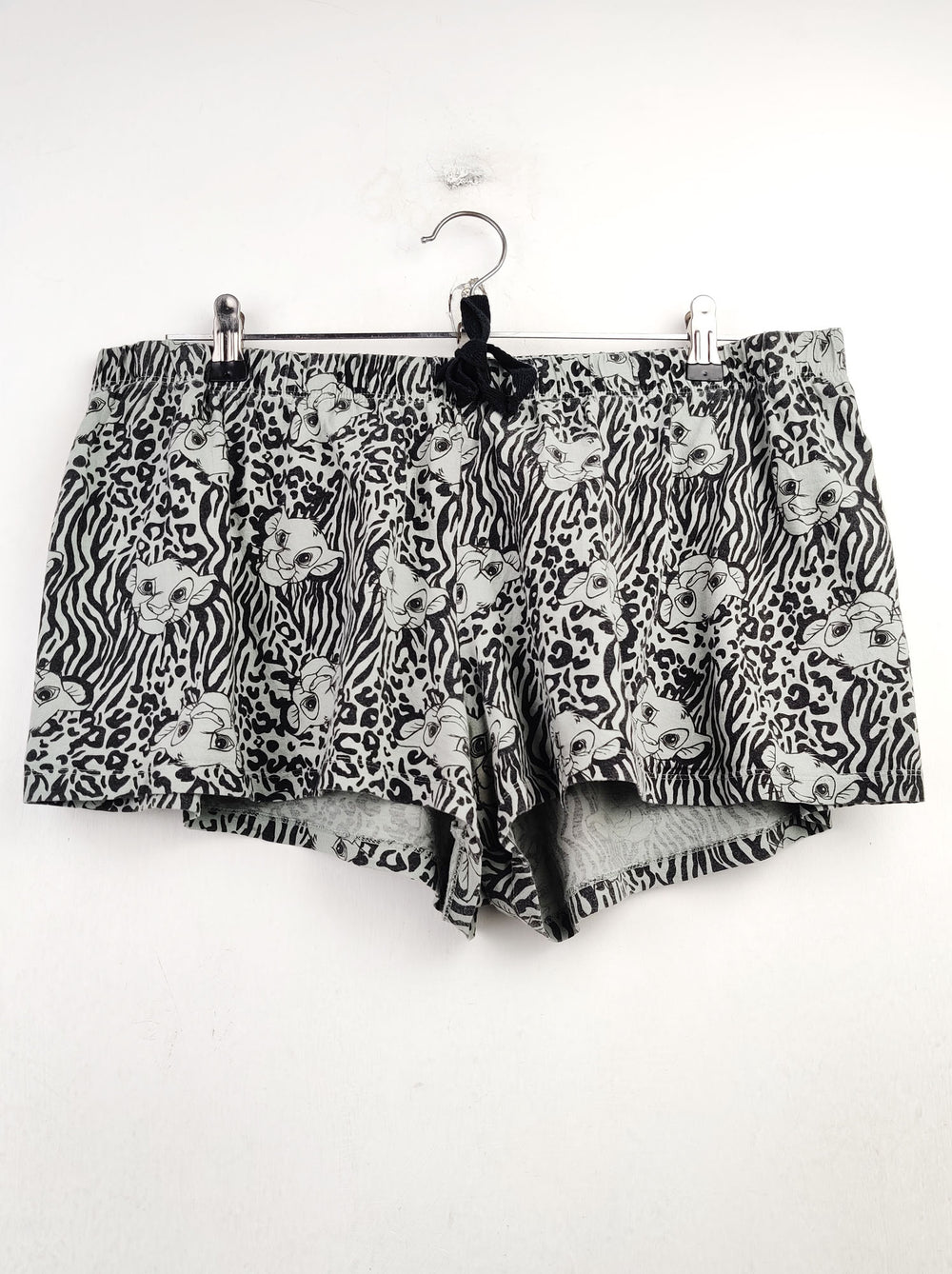 Buy online pre-used pre-loved 100% authentic & Original branded Primark (NL-1235) available in Pakistan. Top international brands avilable.