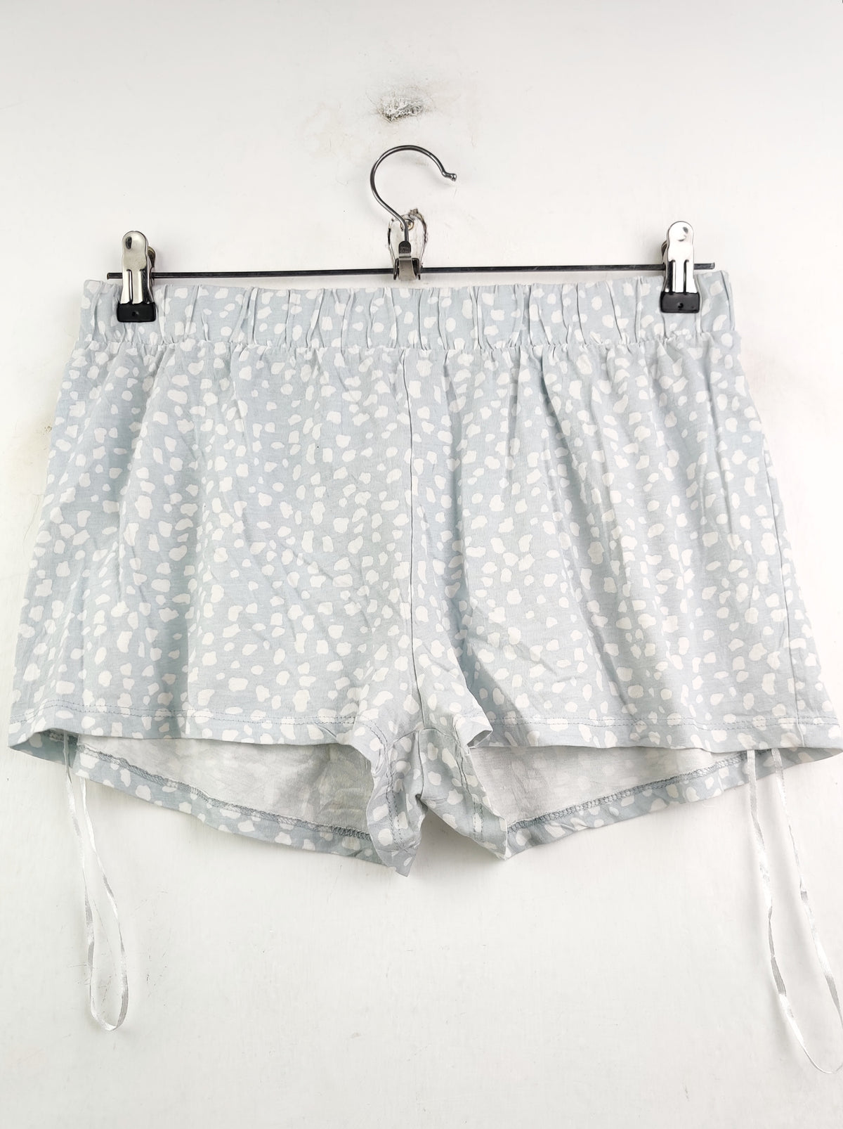 Buy online pre-used pre-loved 100% authentic & Original branded Unknown Brand (NL-1545) available in Pakistan. Top international brands avilable.