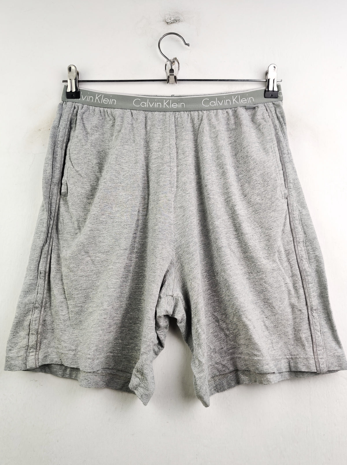 Buy online pre-used pre-loved 100% authentic & Original branded Calvin Klein (NL-1561) available in Pakistan. Top international brands avilable.