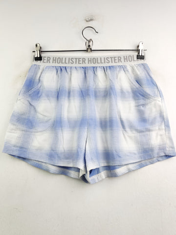 Buy online pre-used pre-loved 100% authentic & Original branded Hollister (NL-1562) available in Pakistan. Top international brands avilable.