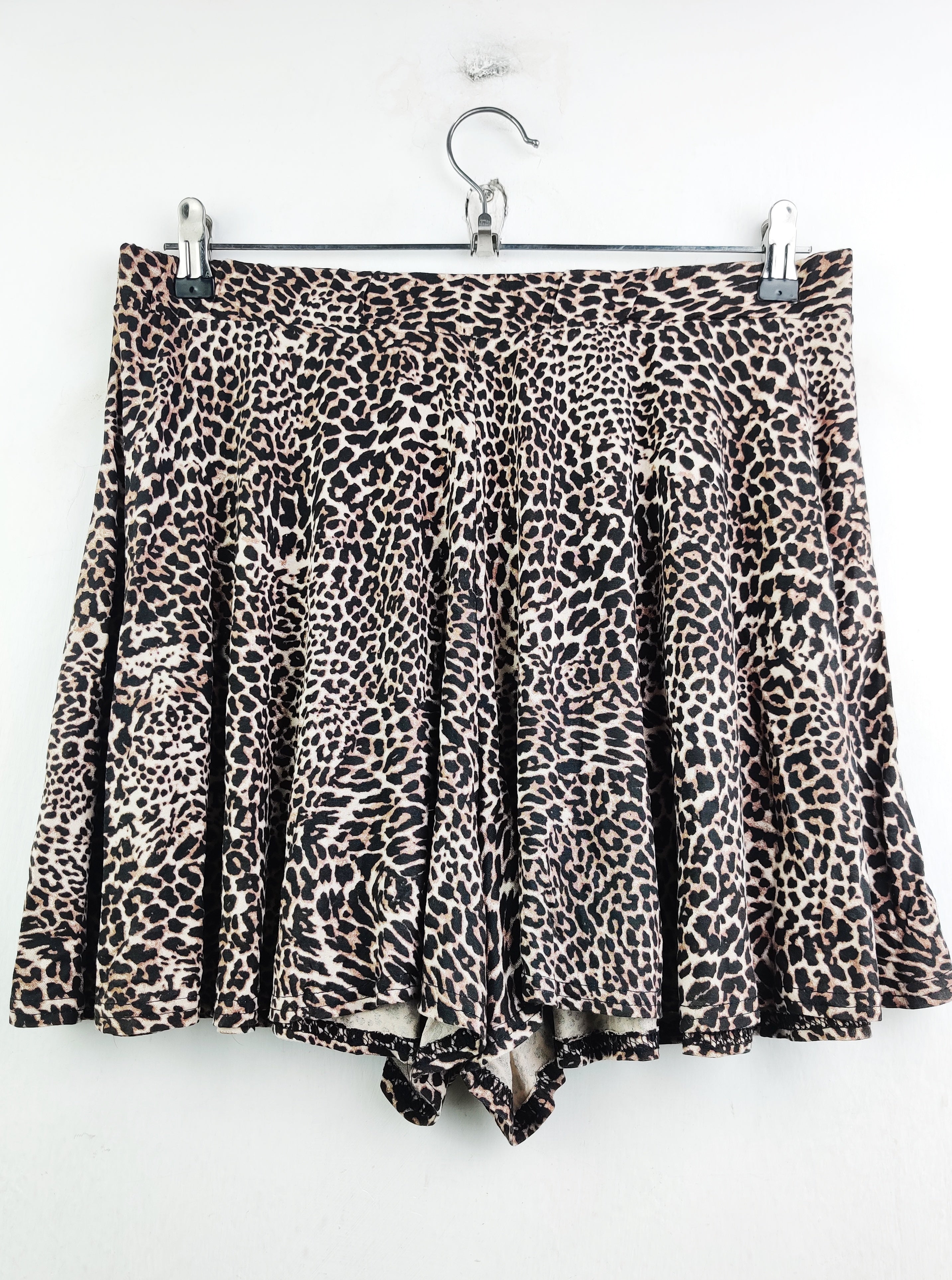 Buy online pre-used pre-loved 100% authentic & Original branded Boohoo (NL-1567) available in Pakistan. Top international brands avilable.