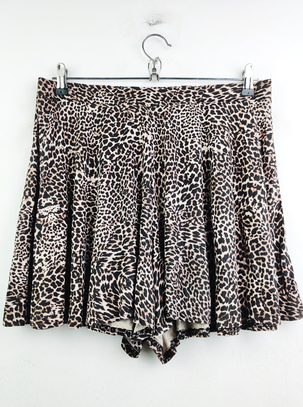 Buy online pre-used pre-loved 100% authentic & Original branded Boohoo (NL-1567) available in Pakistan. Top international brands avilable.