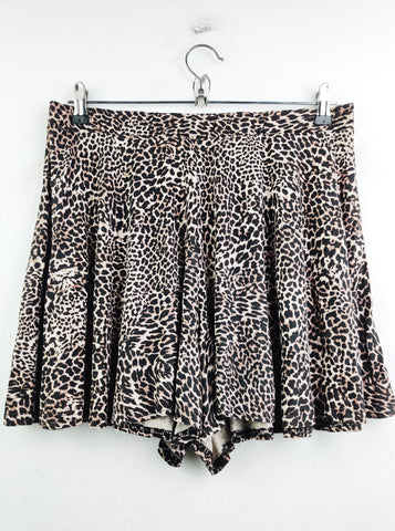 Buy online pre-used pre-loved 100% authentic & Original branded Boohoo (NL-1567) available in Pakistan. Top international brands avilable.