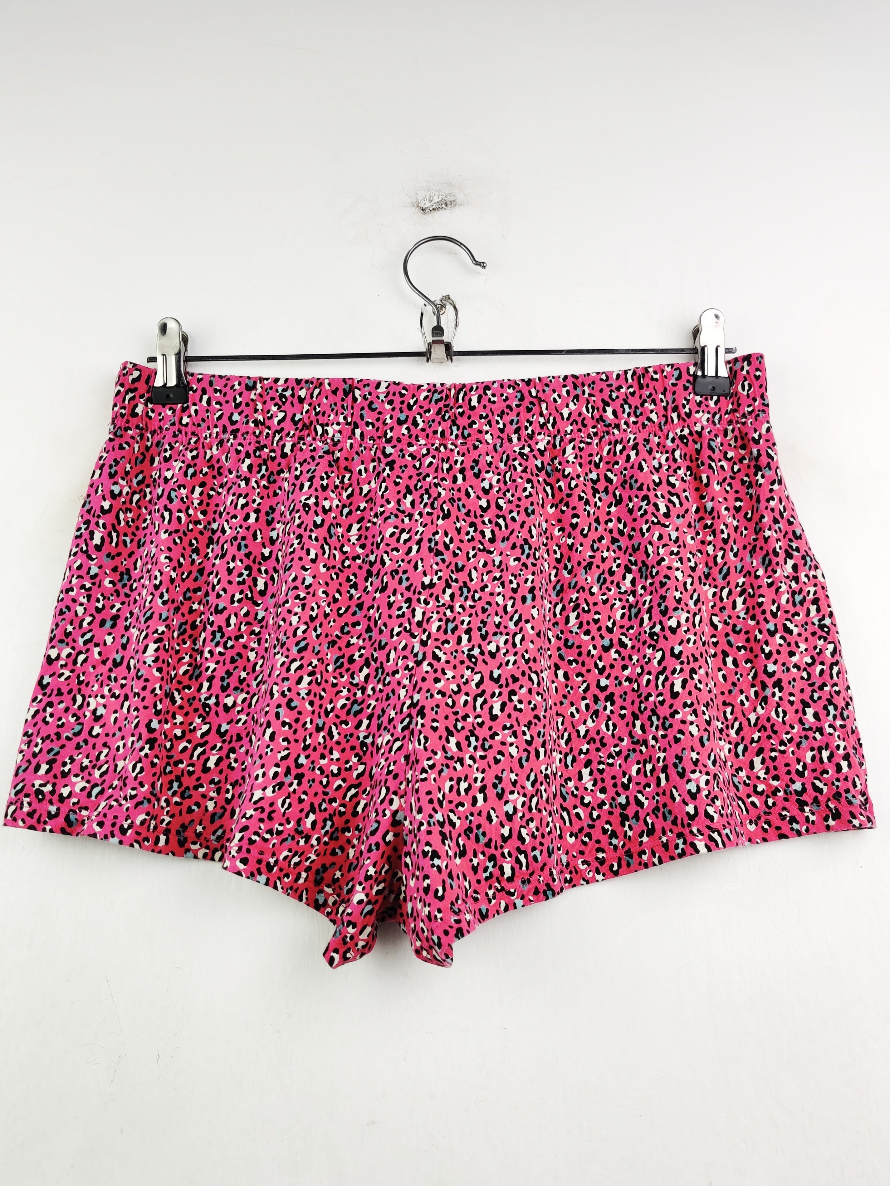 Buy online pre-used pre-loved 100% authentic & Original branded Unknown Brand (NL-1574) available in Pakistan. Top international brands avilable.