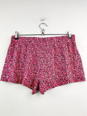 Buy online pre-used pre-loved 100% authentic & Original branded Unknown Brand (NL-1574) available in Pakistan. Top international brands avilable.